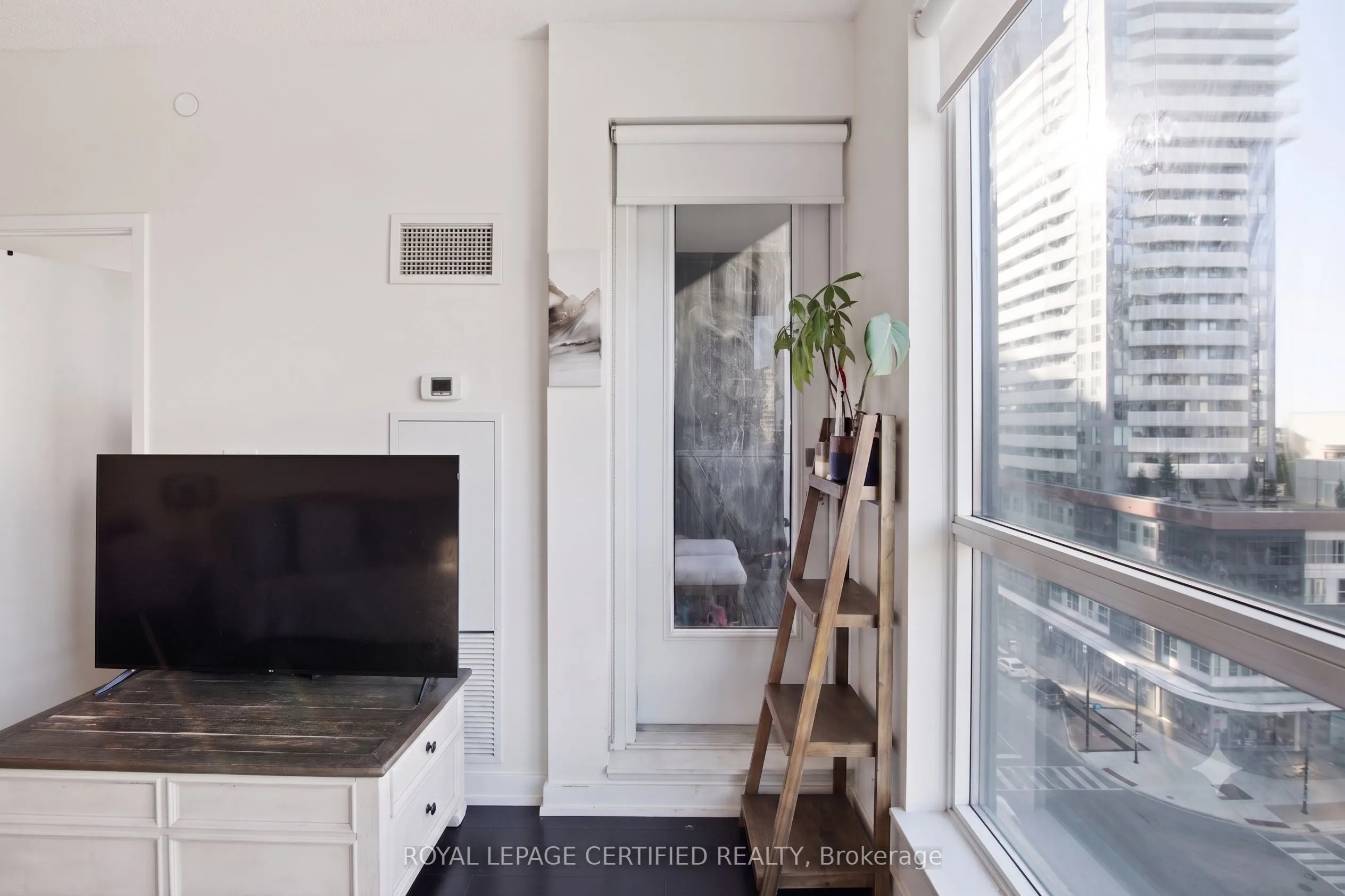 510 Curran Place #808