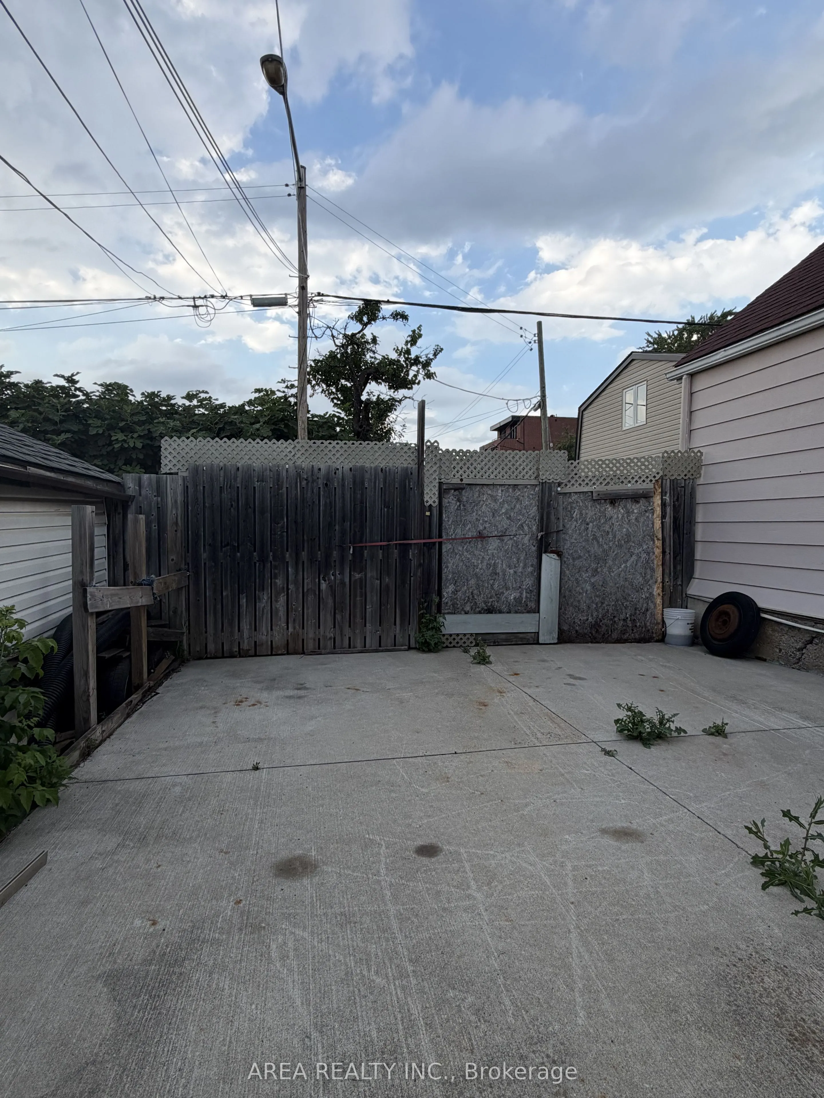 48 Corby Avenue