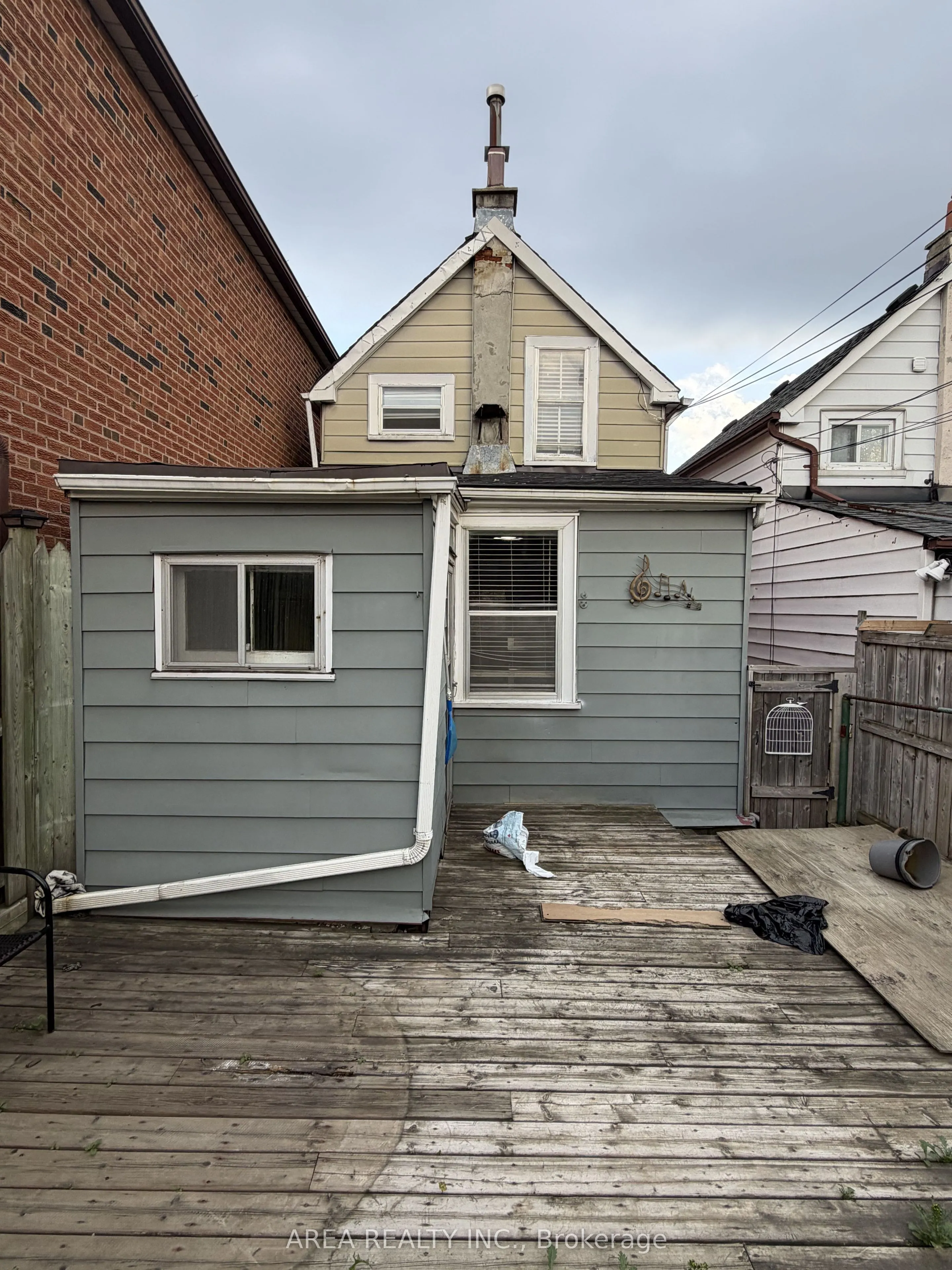 48 Corby Avenue