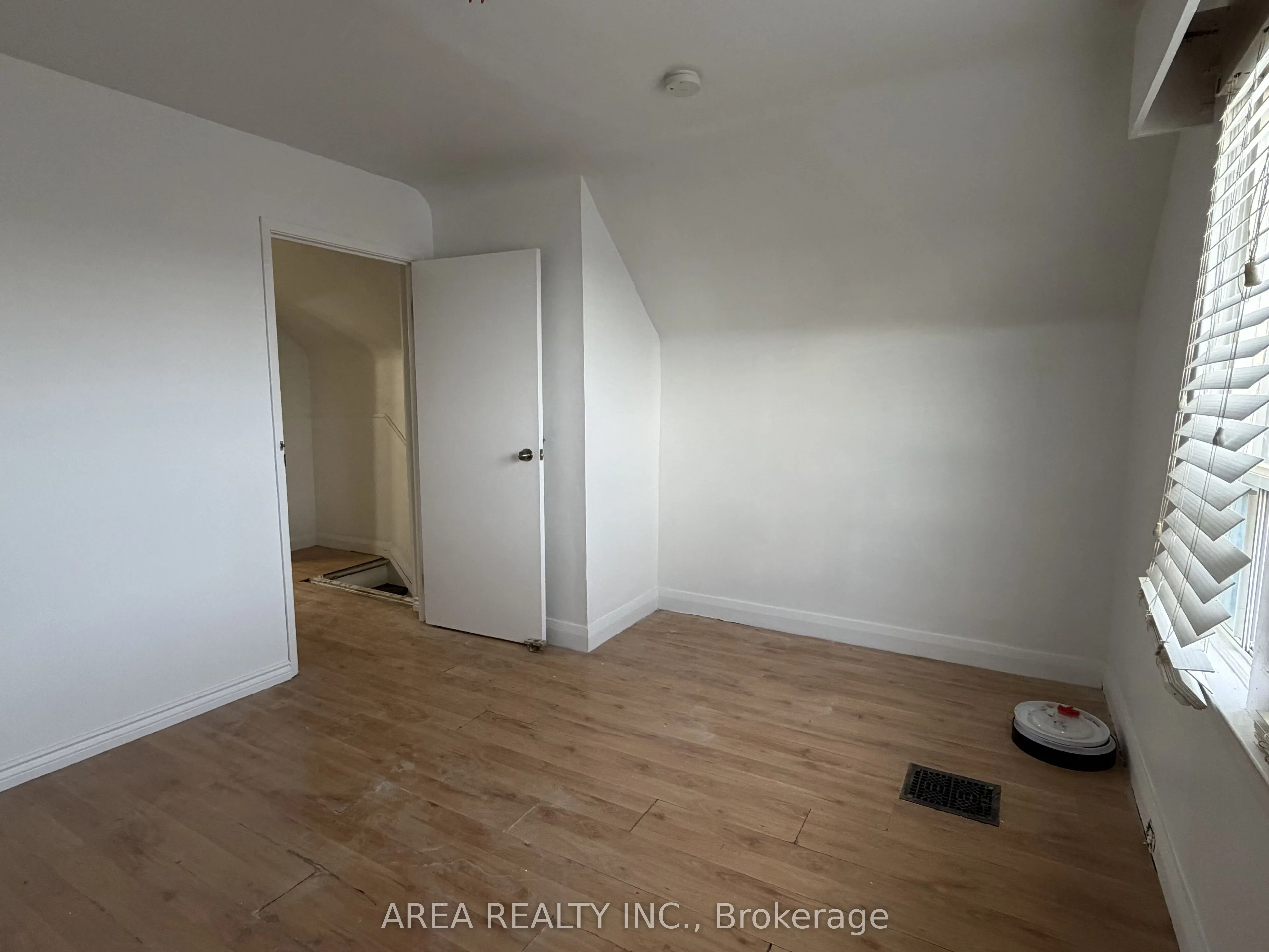 48 Corby Avenue