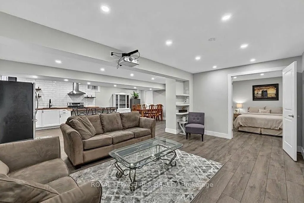 5 Borland Crescent