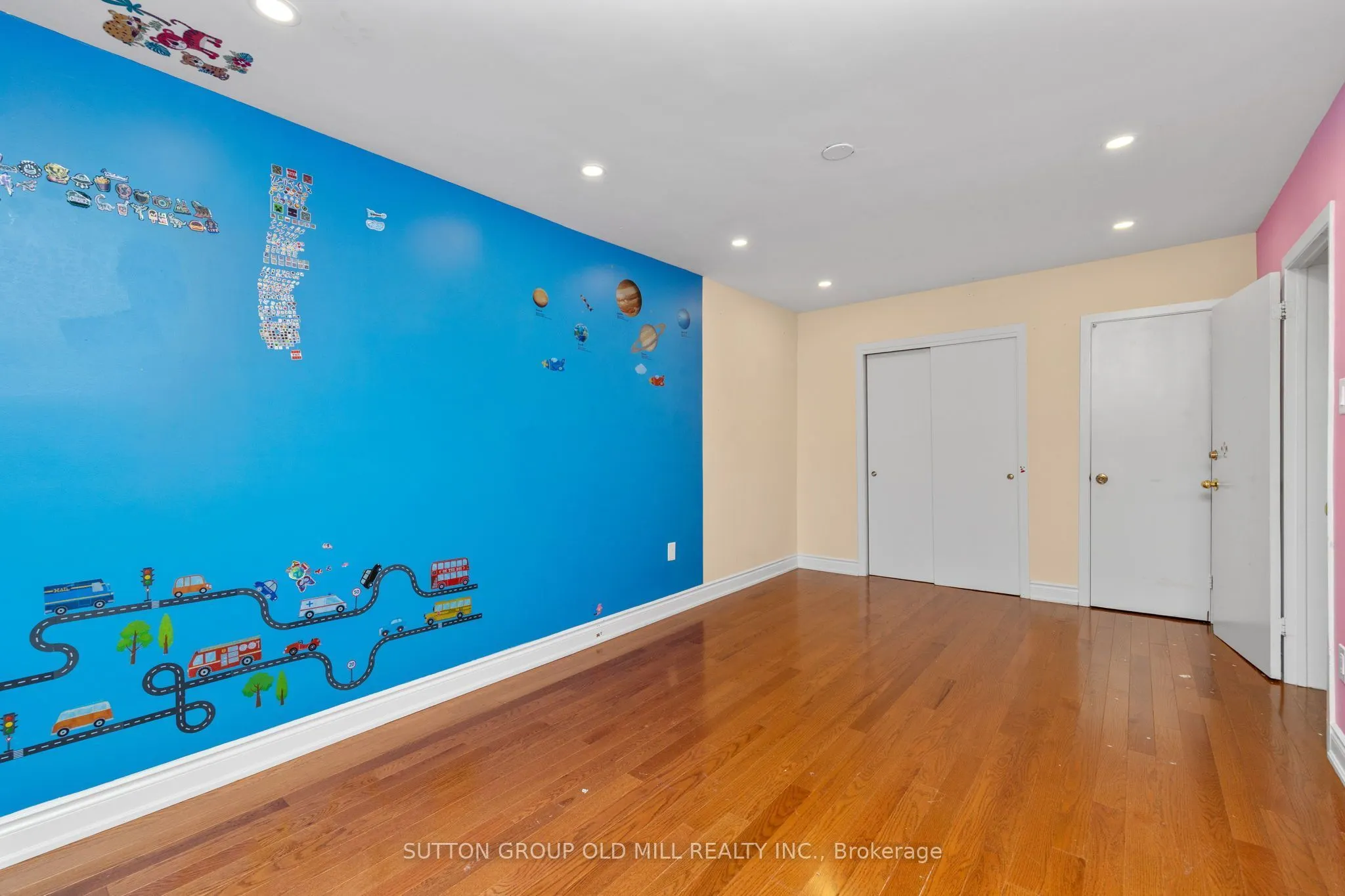 2 Leita Court