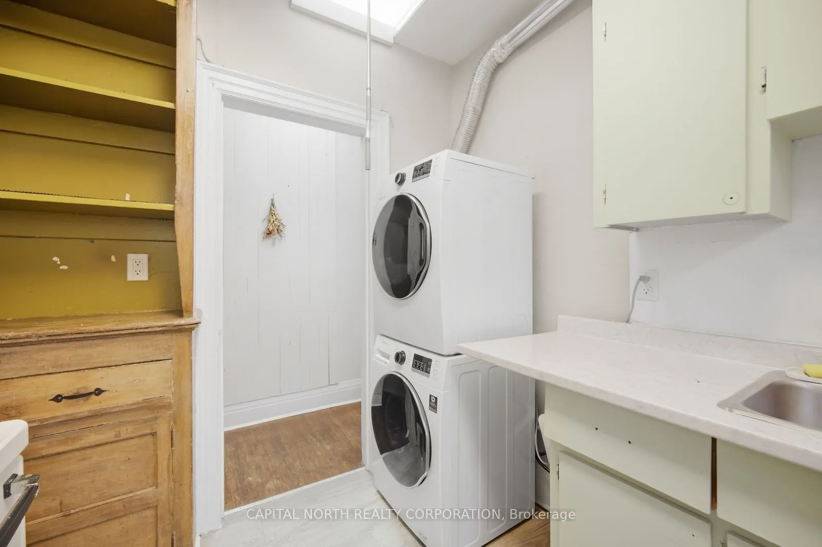 101 Roncesvalles Avenue #B