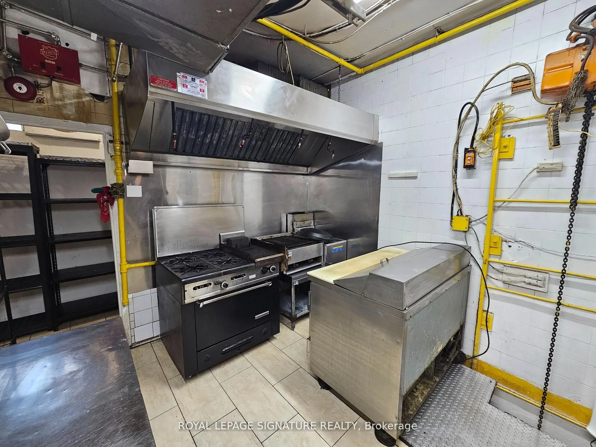 1174 Bloor Street W