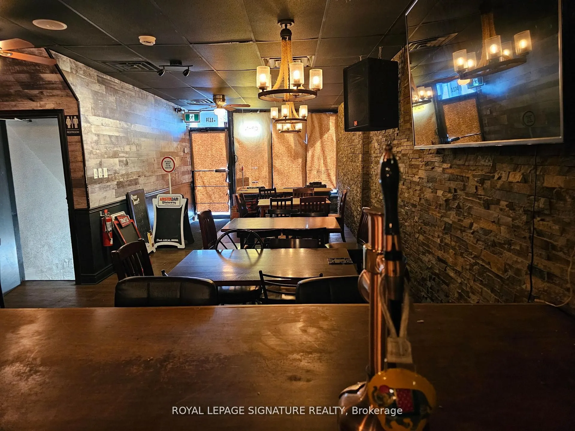 1174 Bloor Street W