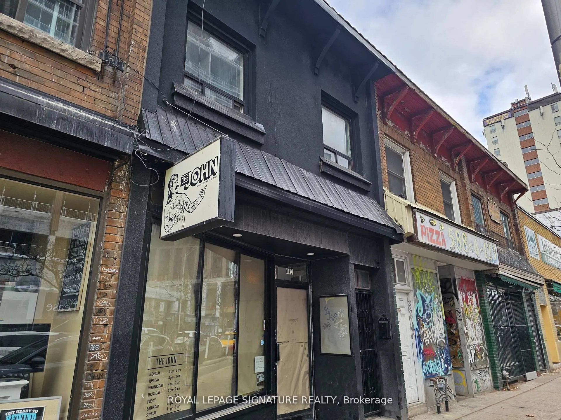 1174 Bloor Street W