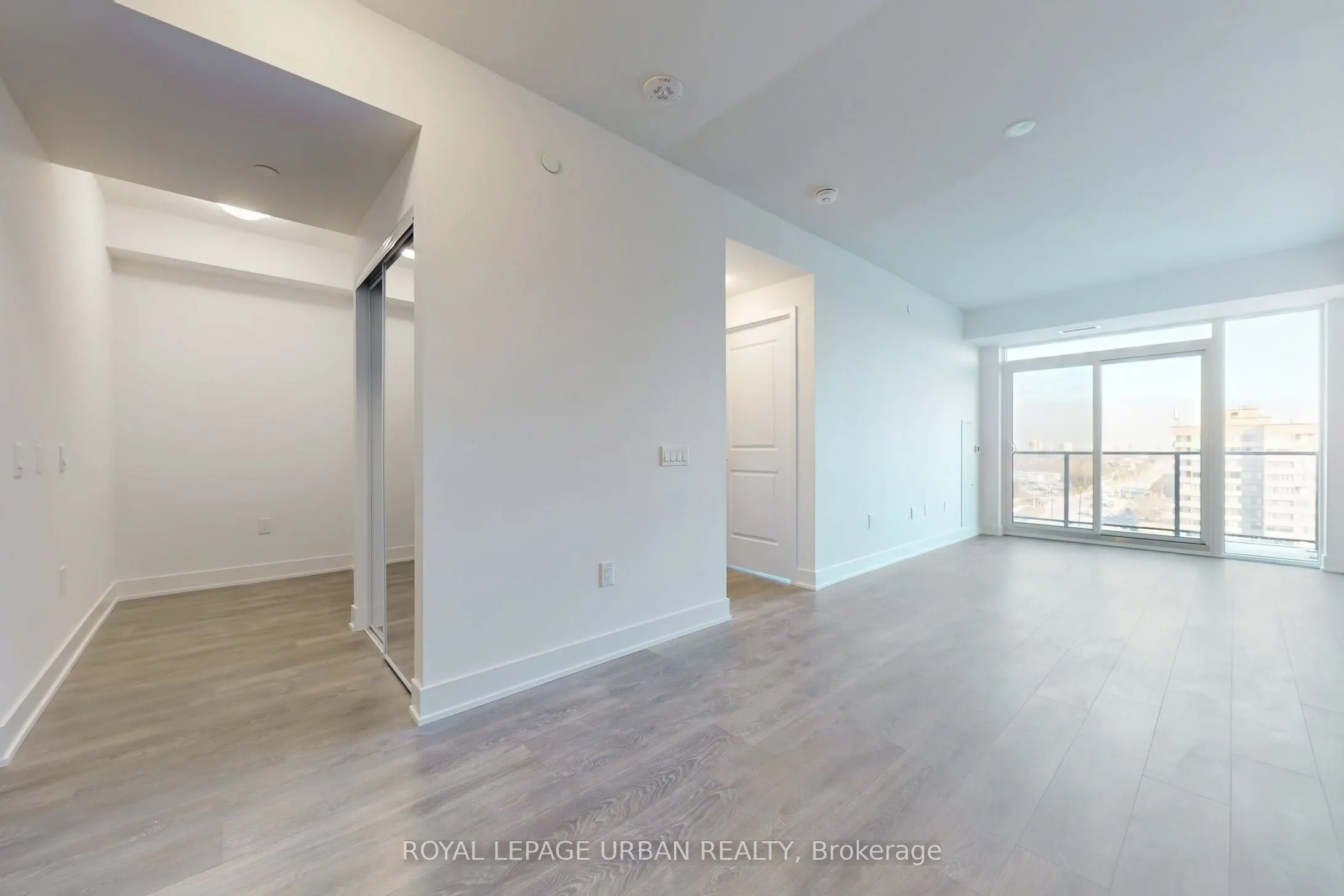 204 Burnhamthorpe Road E #1108