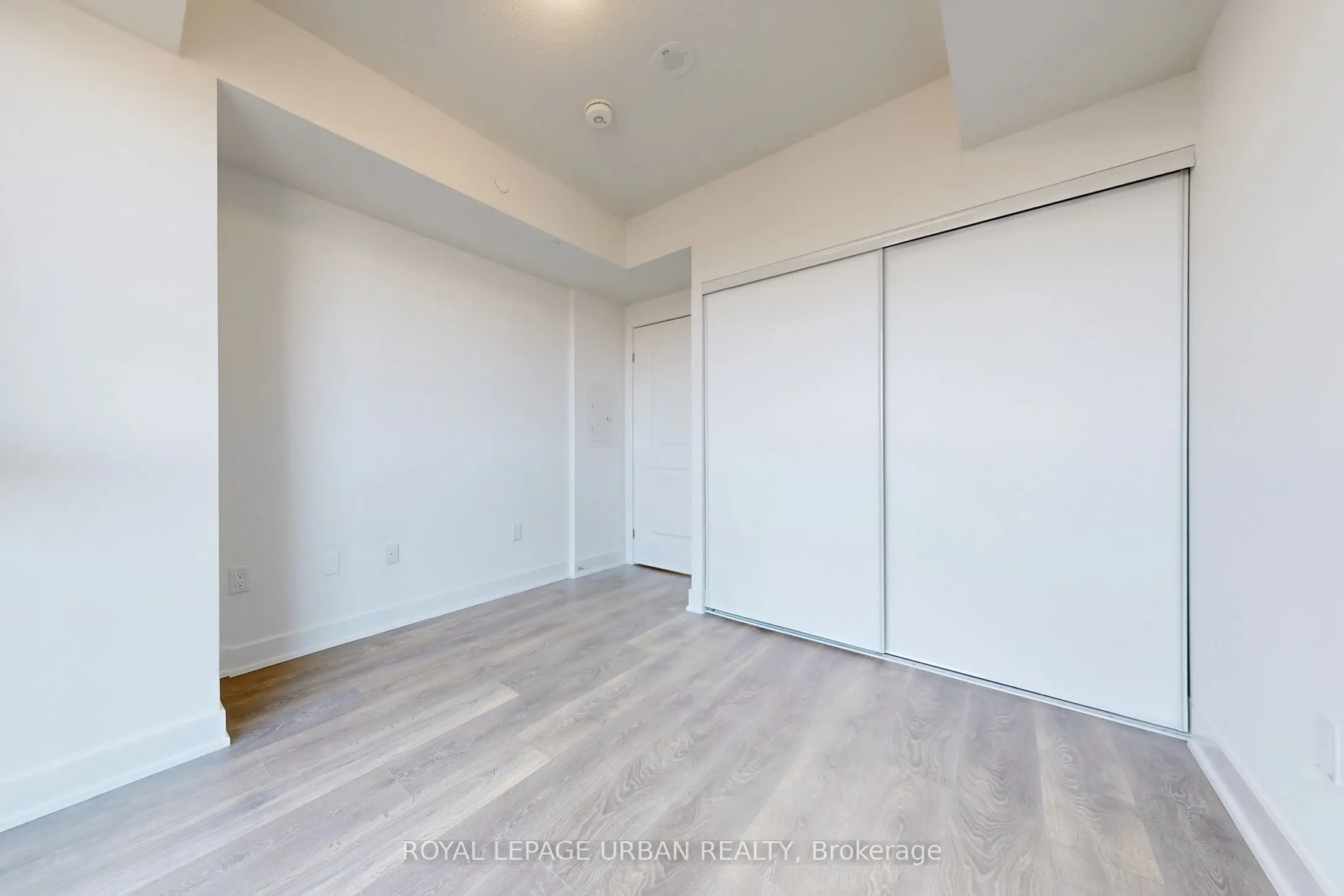 204 Burnhamthorpe Road E #1108
