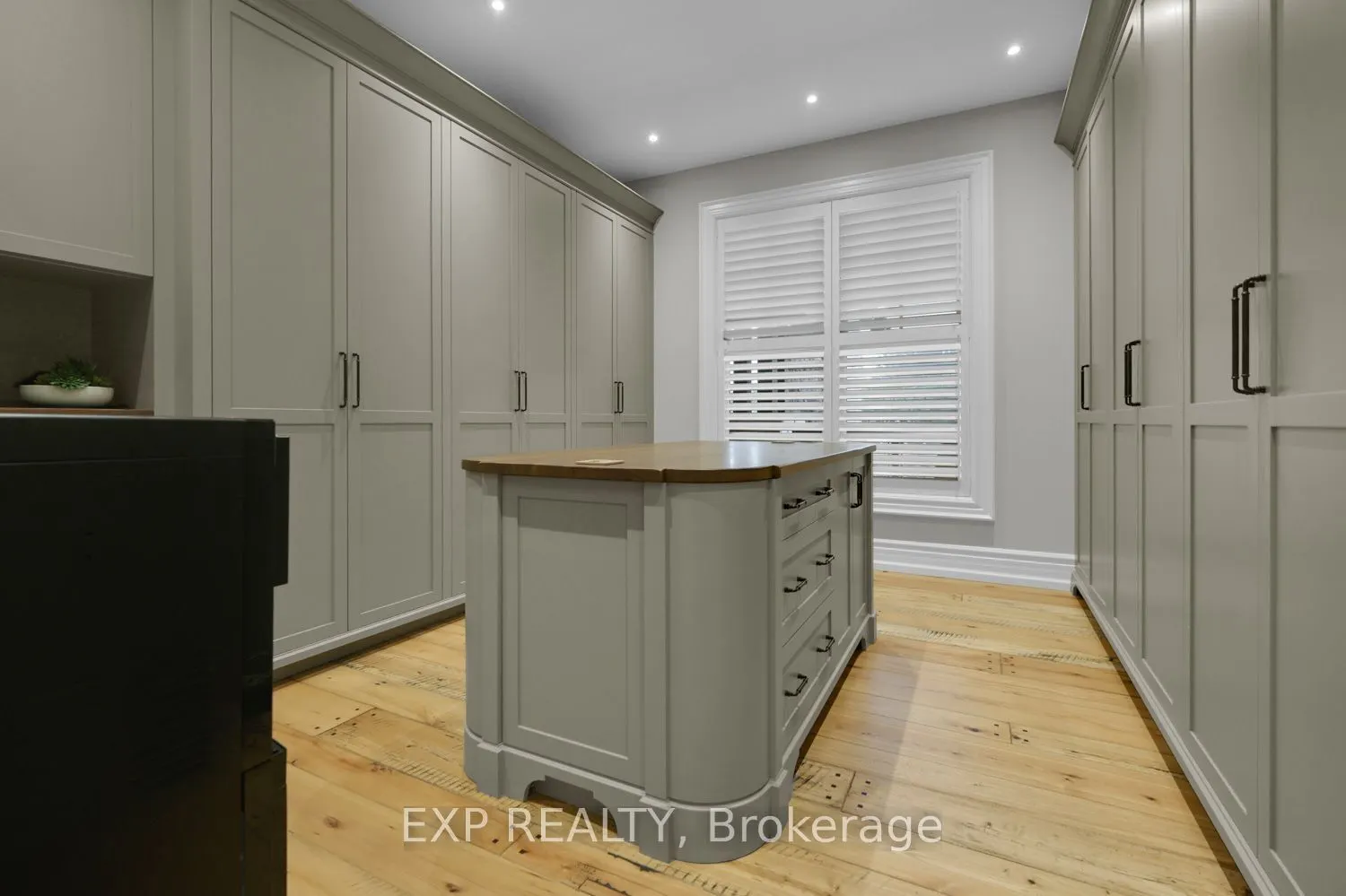 21 Edgewild Drive
