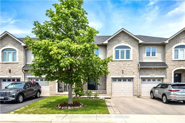 2092 ENGLISH Crescent