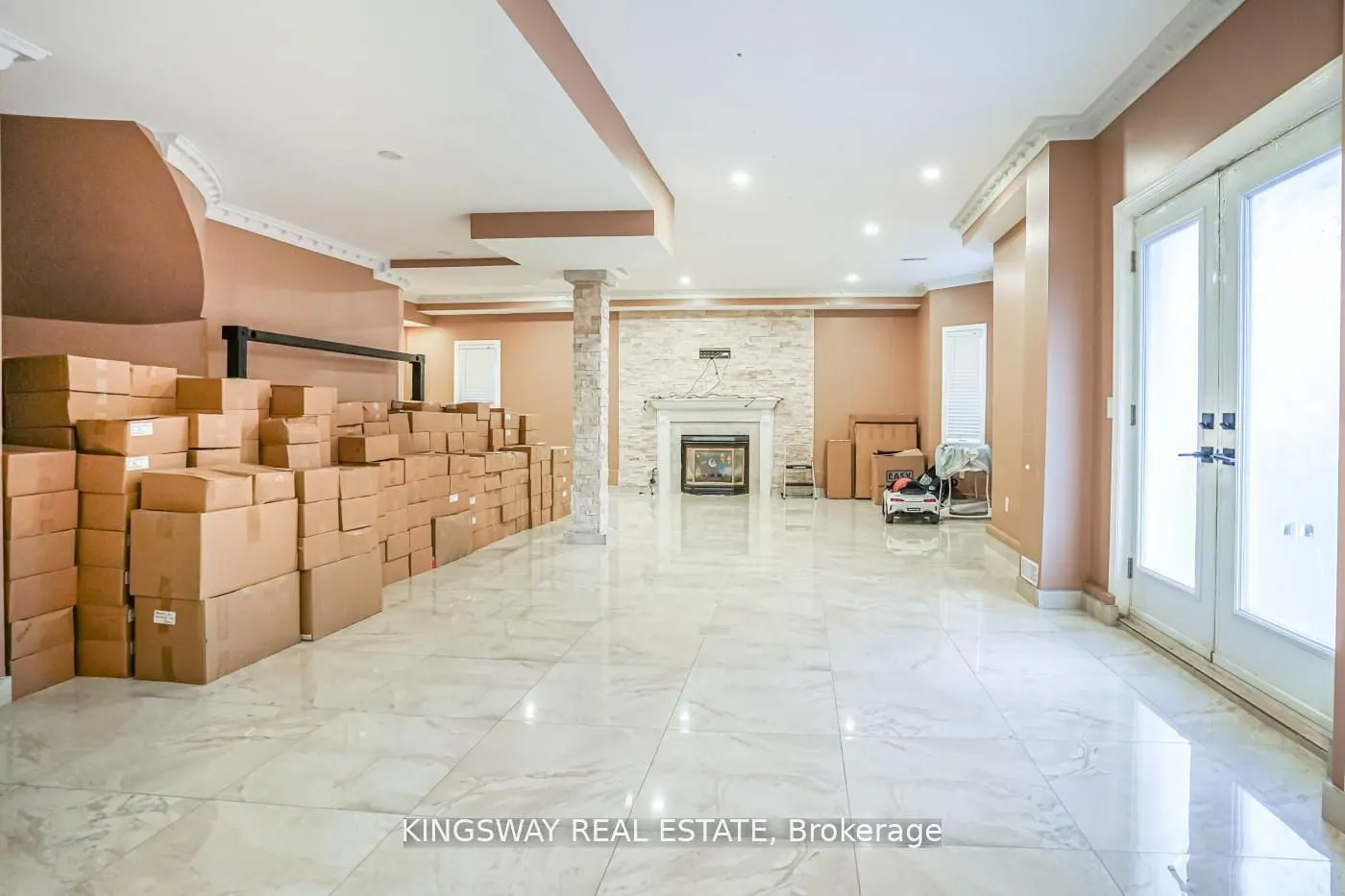 5969 Rayshaw Crescent