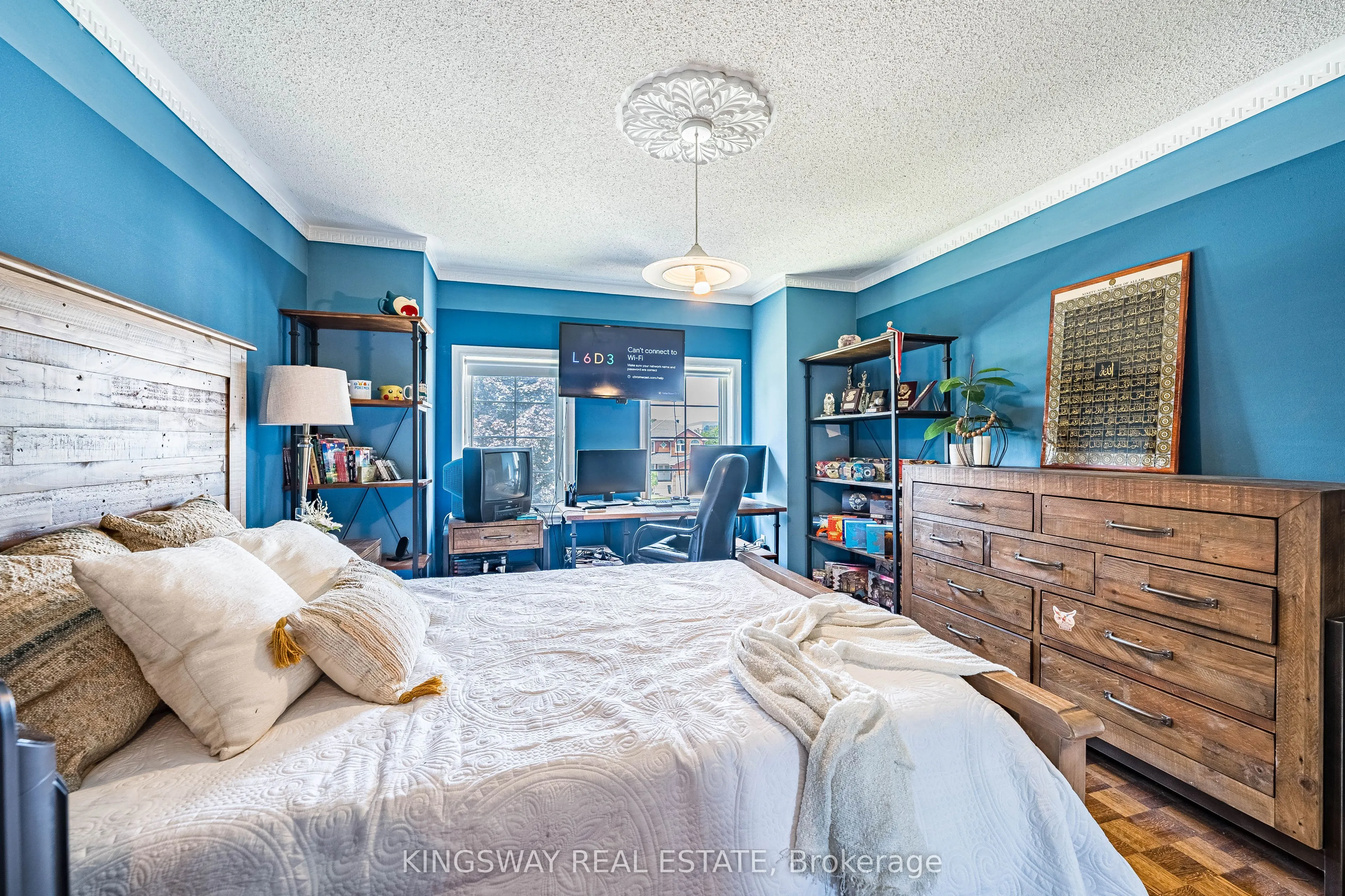 5969 Rayshaw Crescent