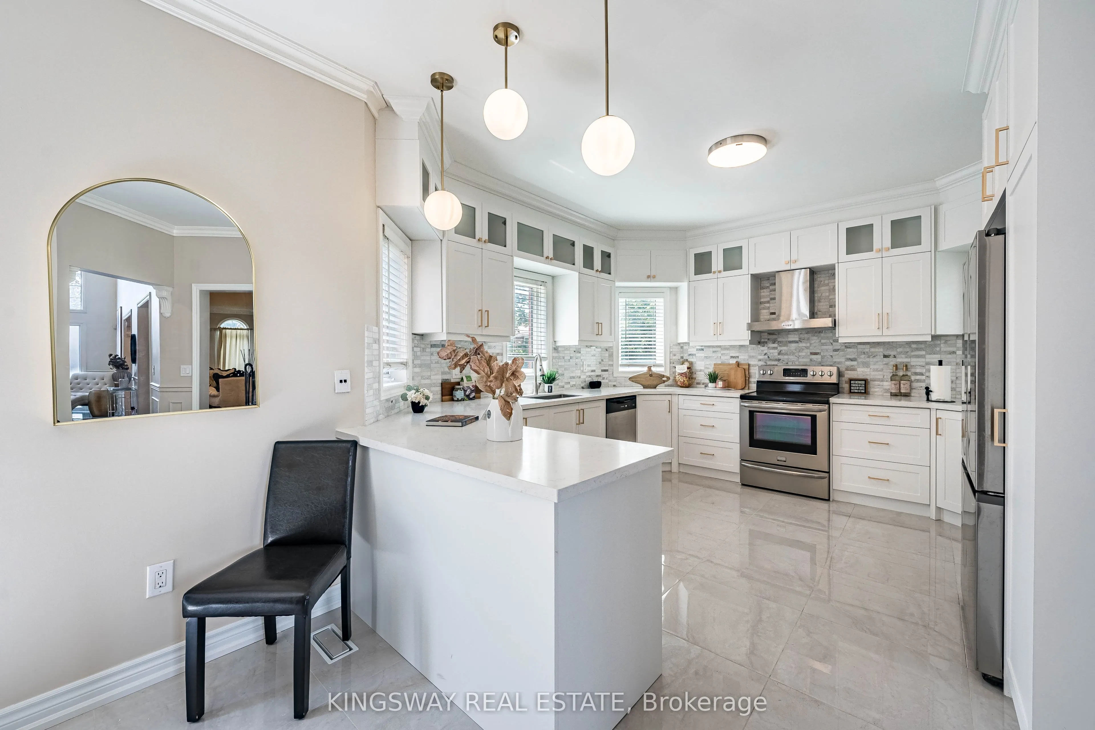 5969 Rayshaw Crescent