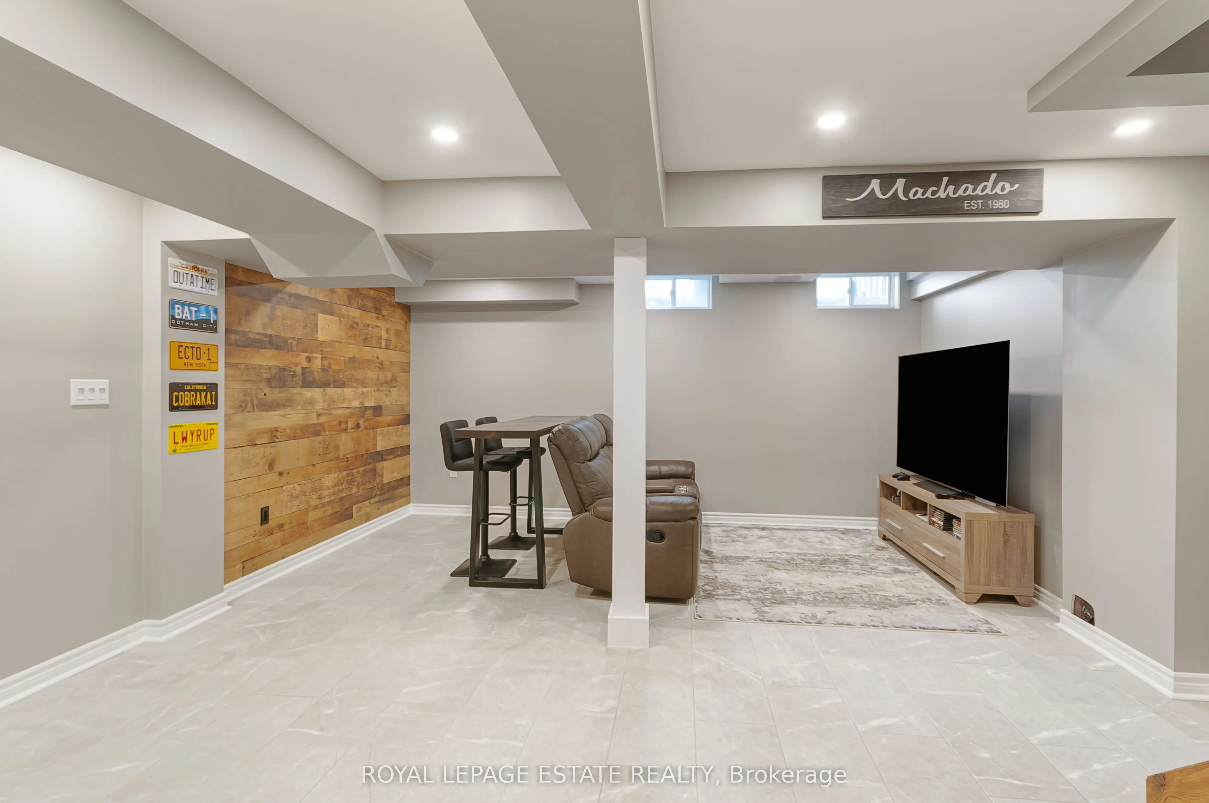 9 Brookstone Court