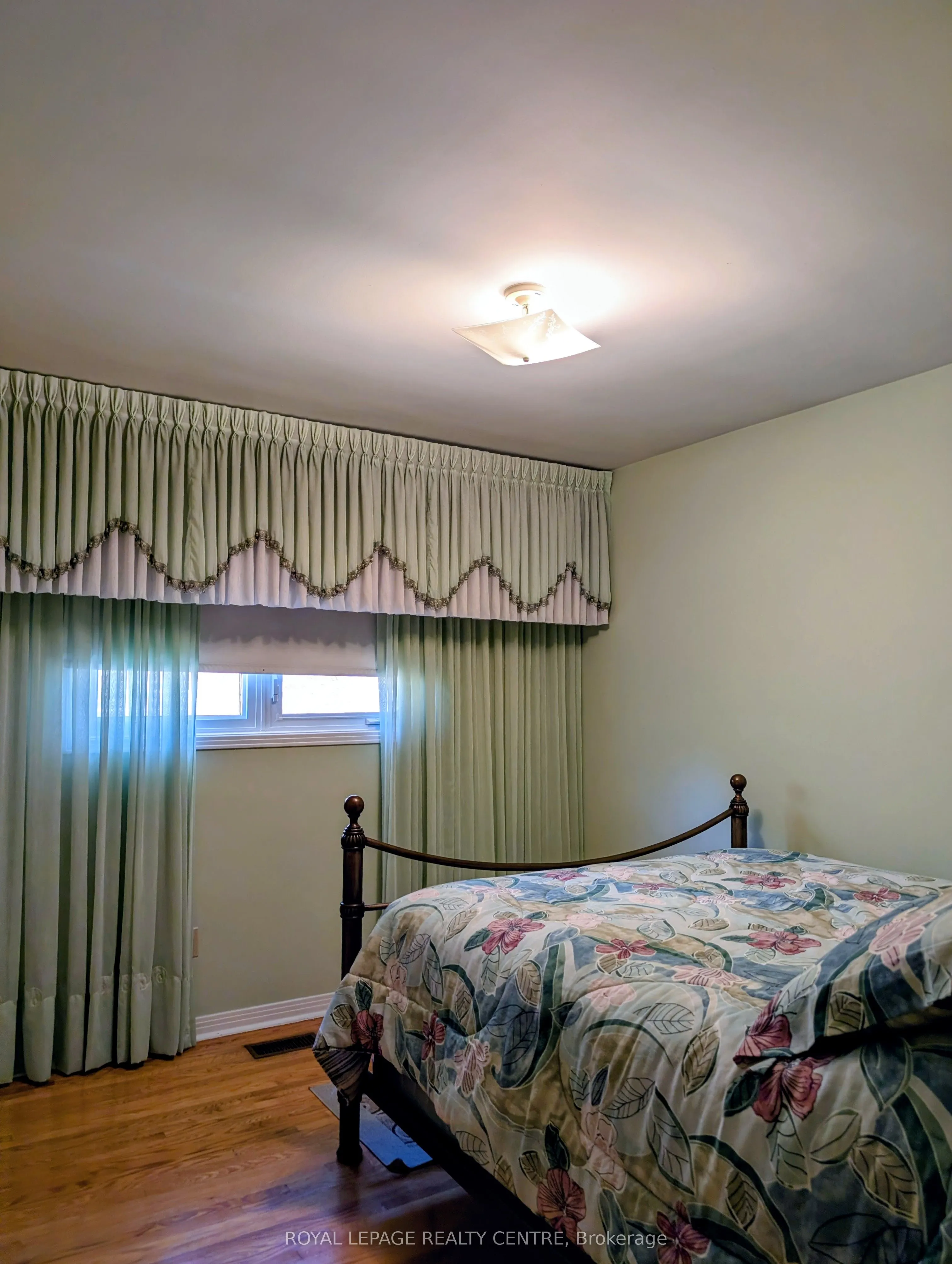 2560 Cynara Road
