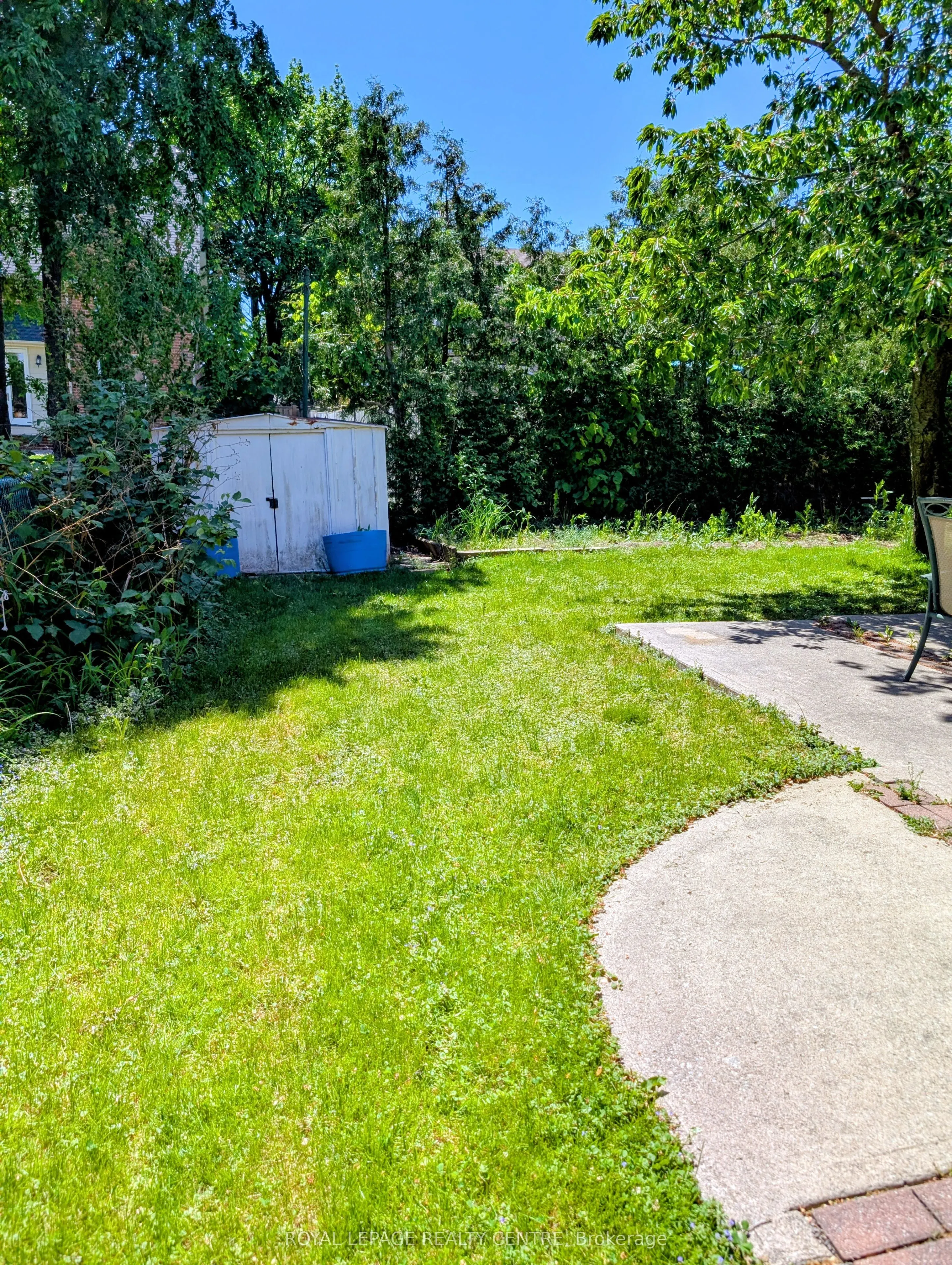 2560 Cynara Road