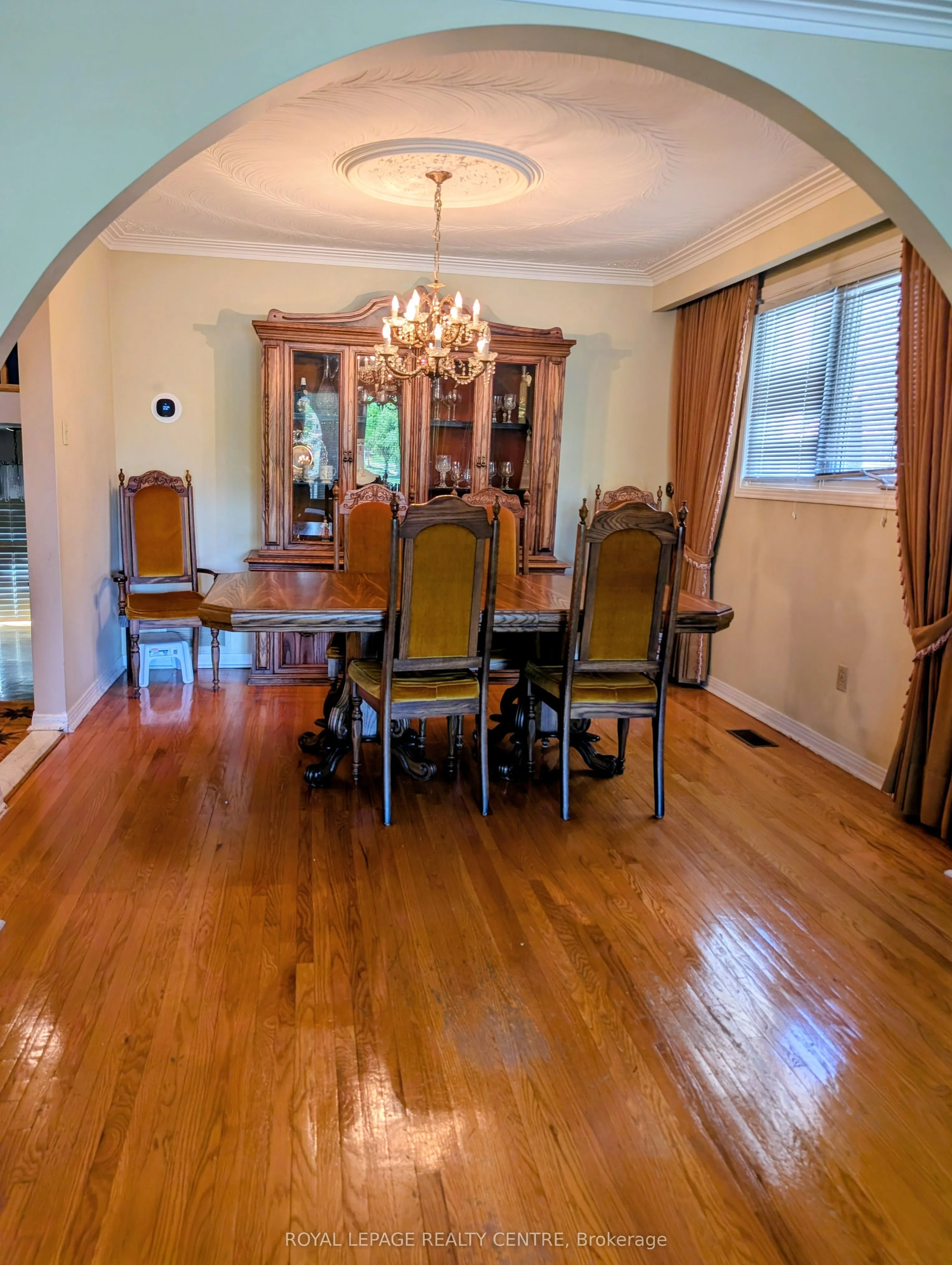 2560 Cynara Road