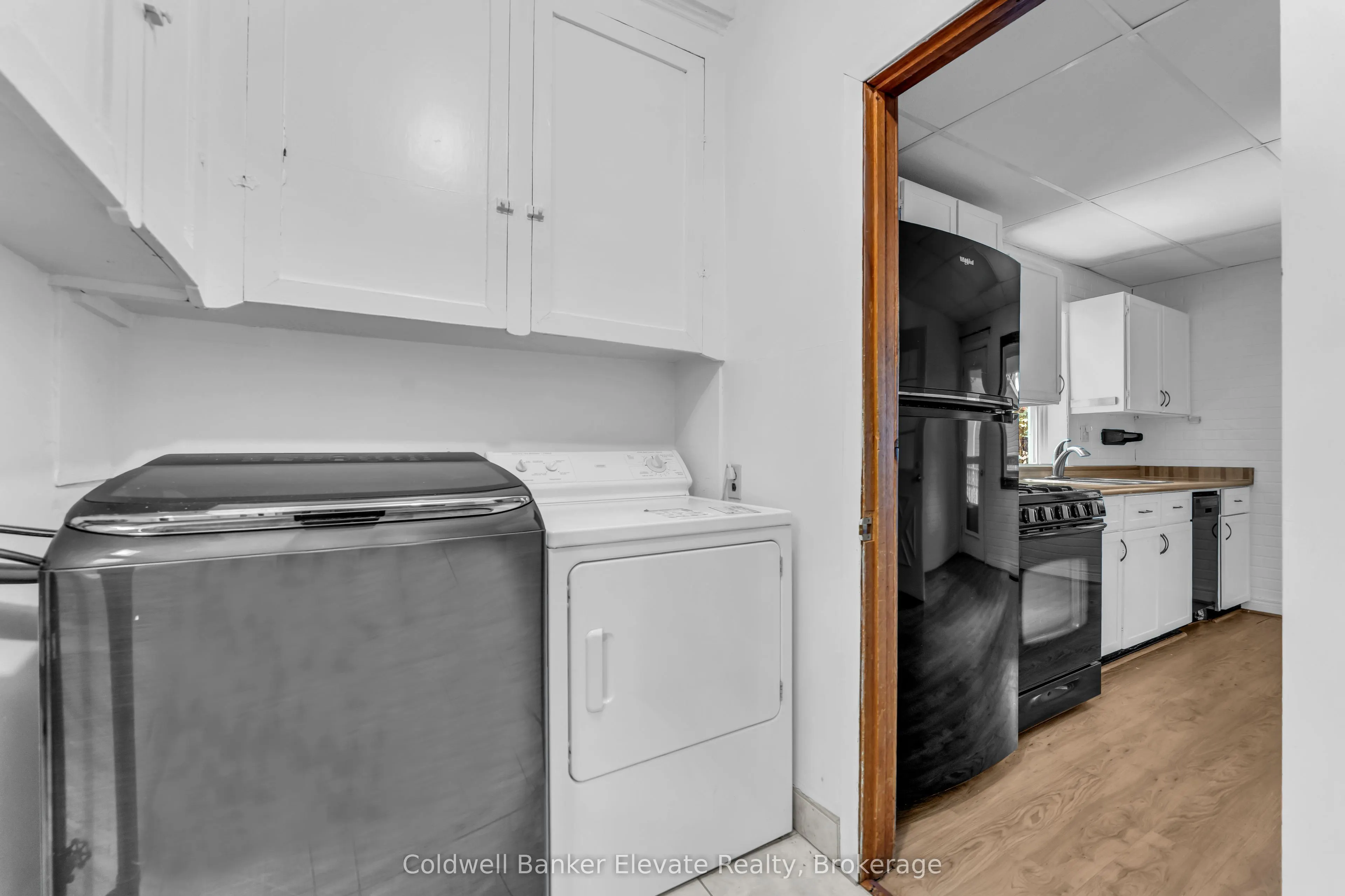 127 Main Street S
