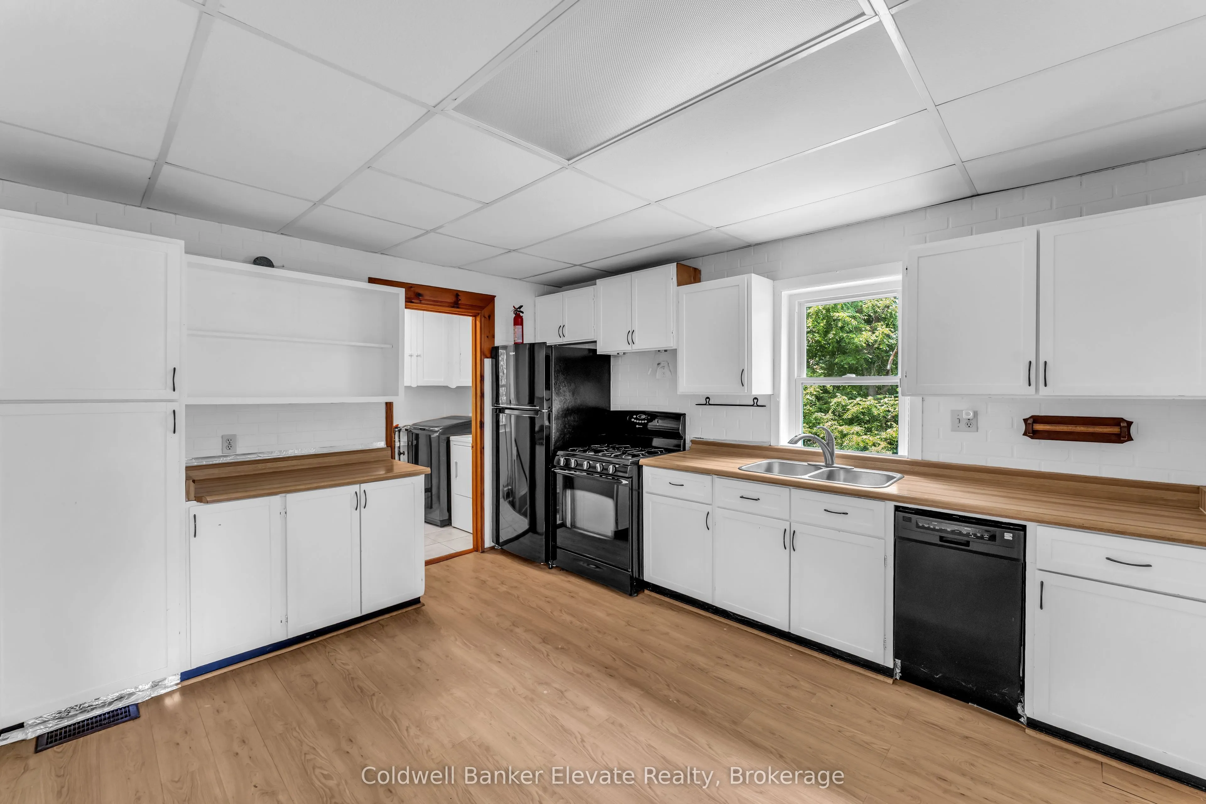 127 Main Street S