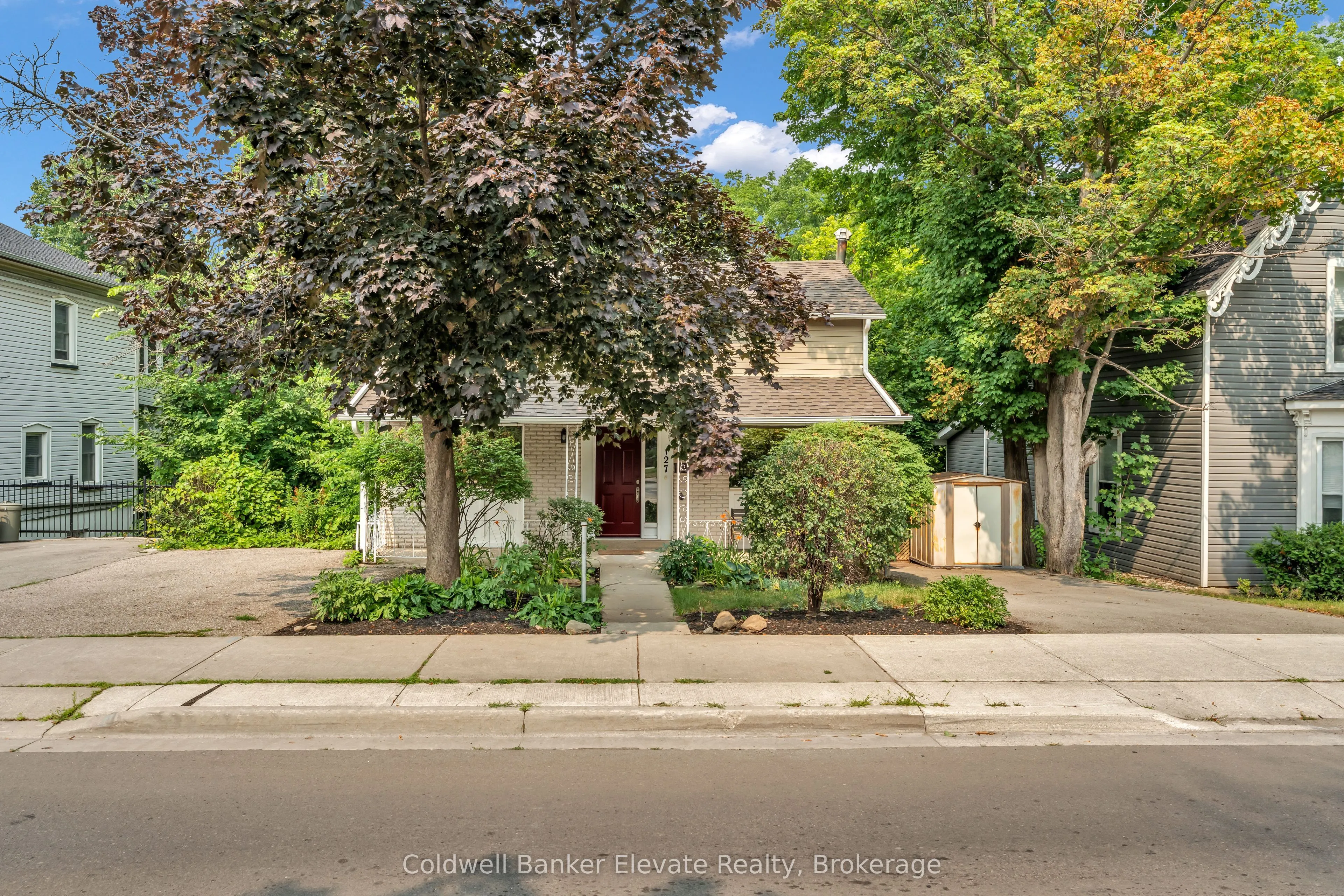 127 Main Street S