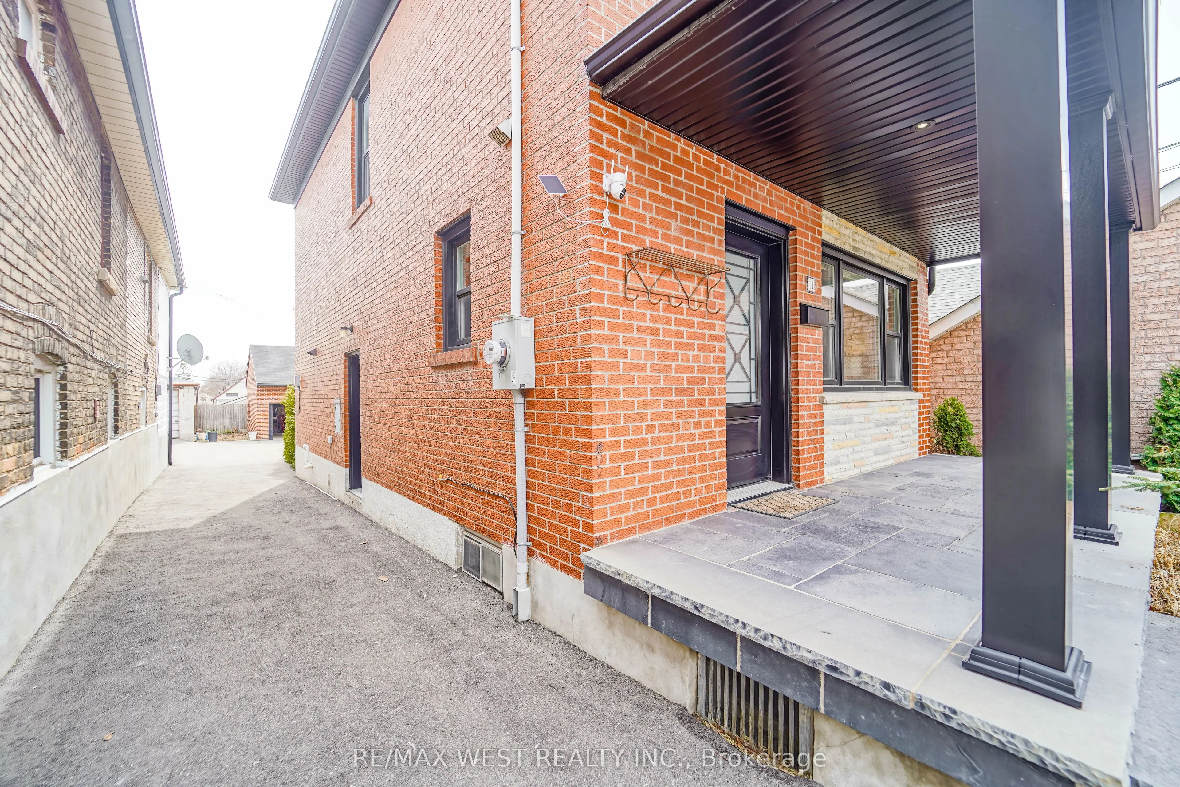 11 Helen Avenue