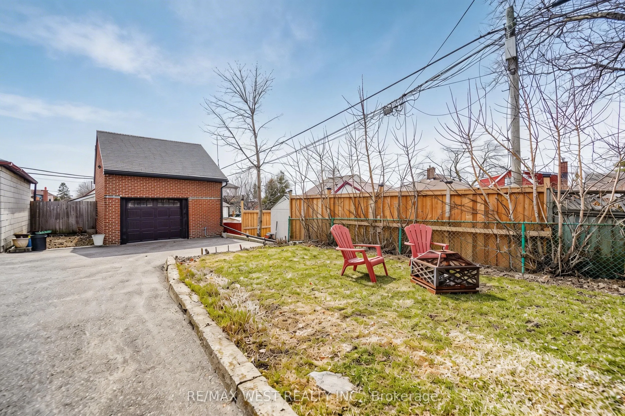 11 Helen Avenue