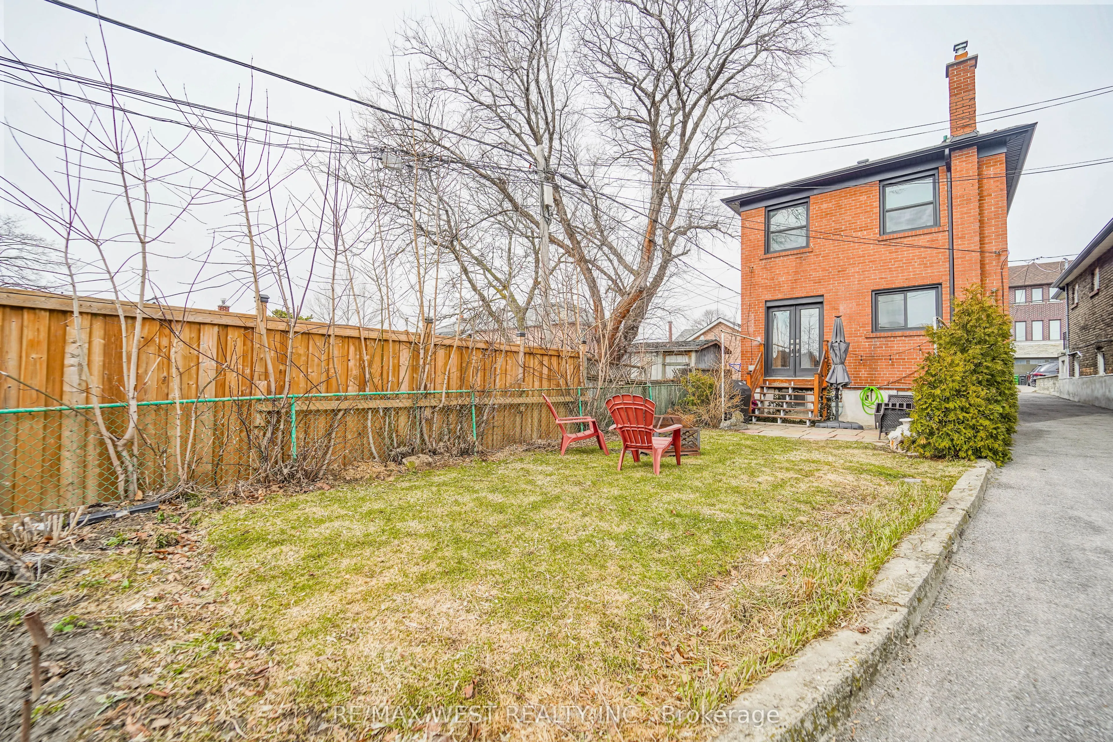 11 Helen Avenue
