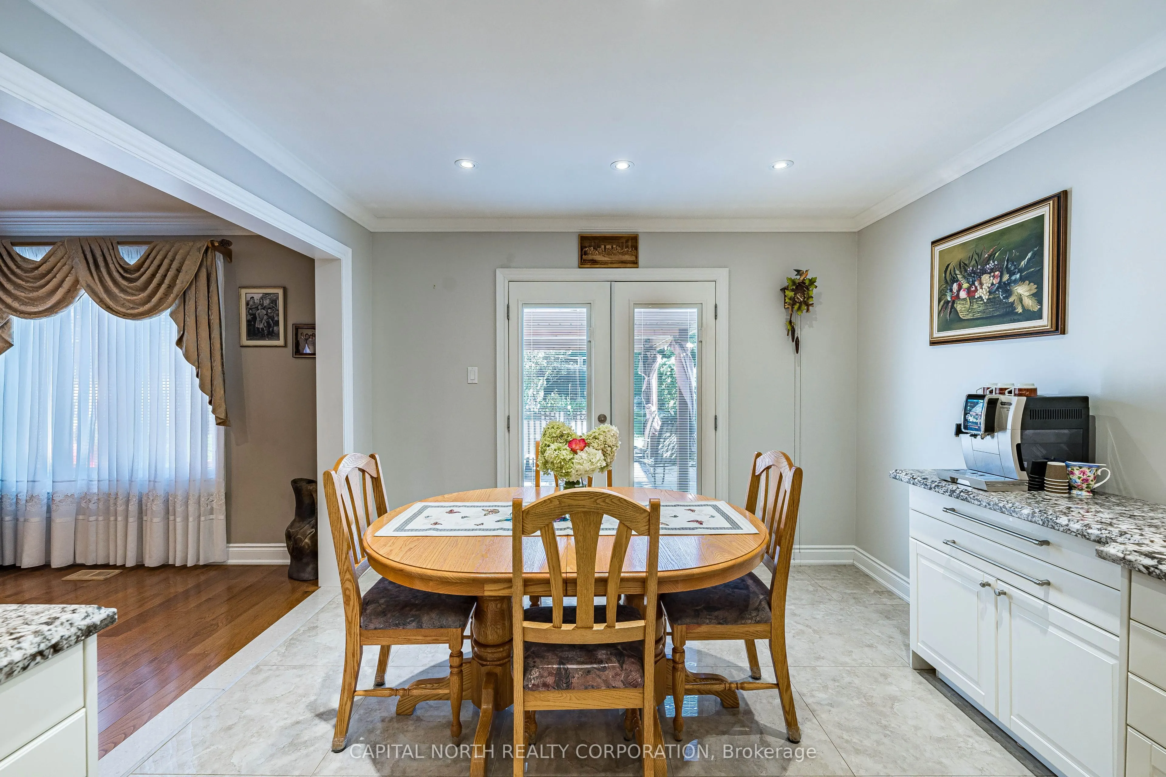 11 Pembrook Street