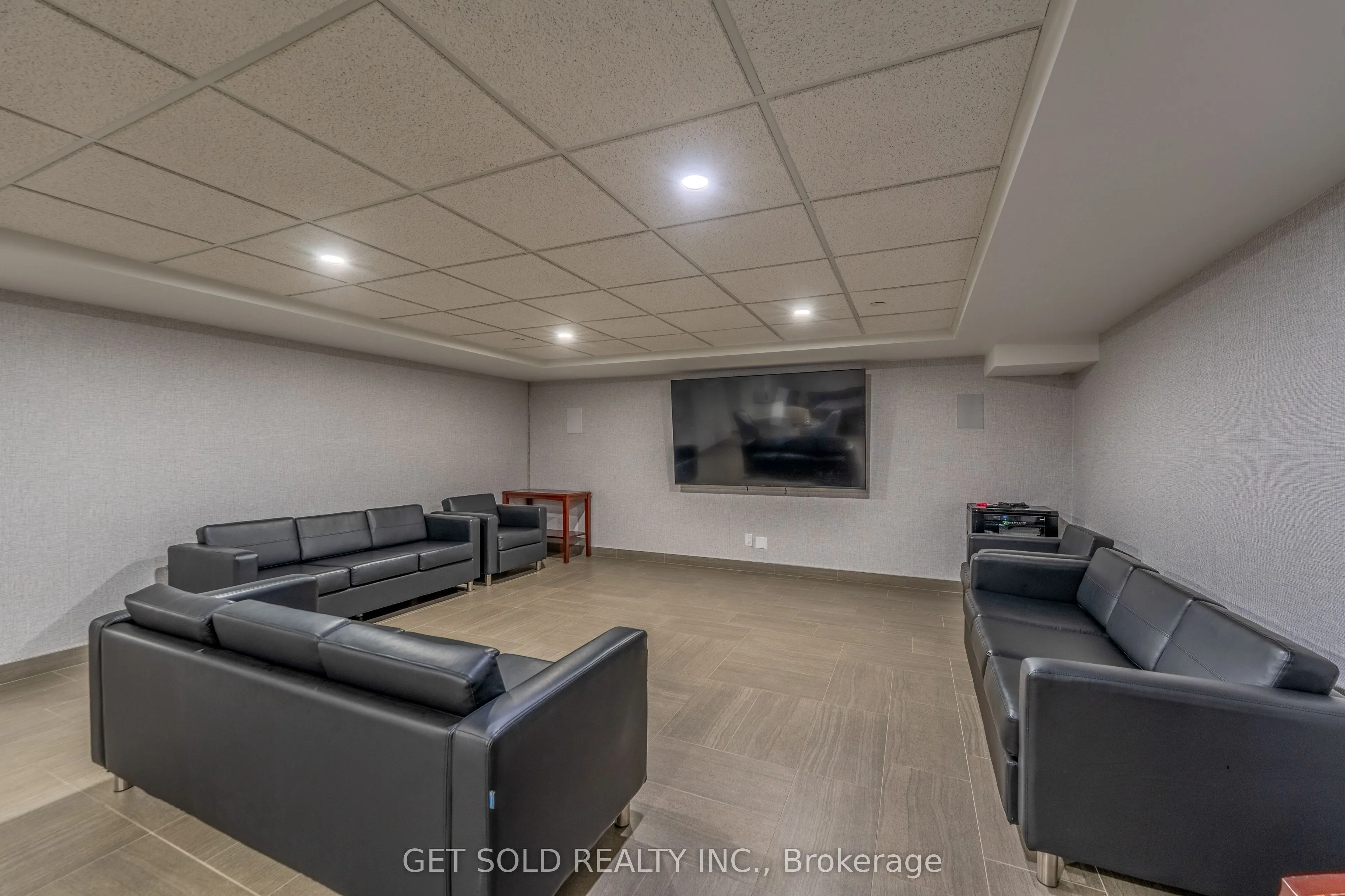 700 Dynes Road #405