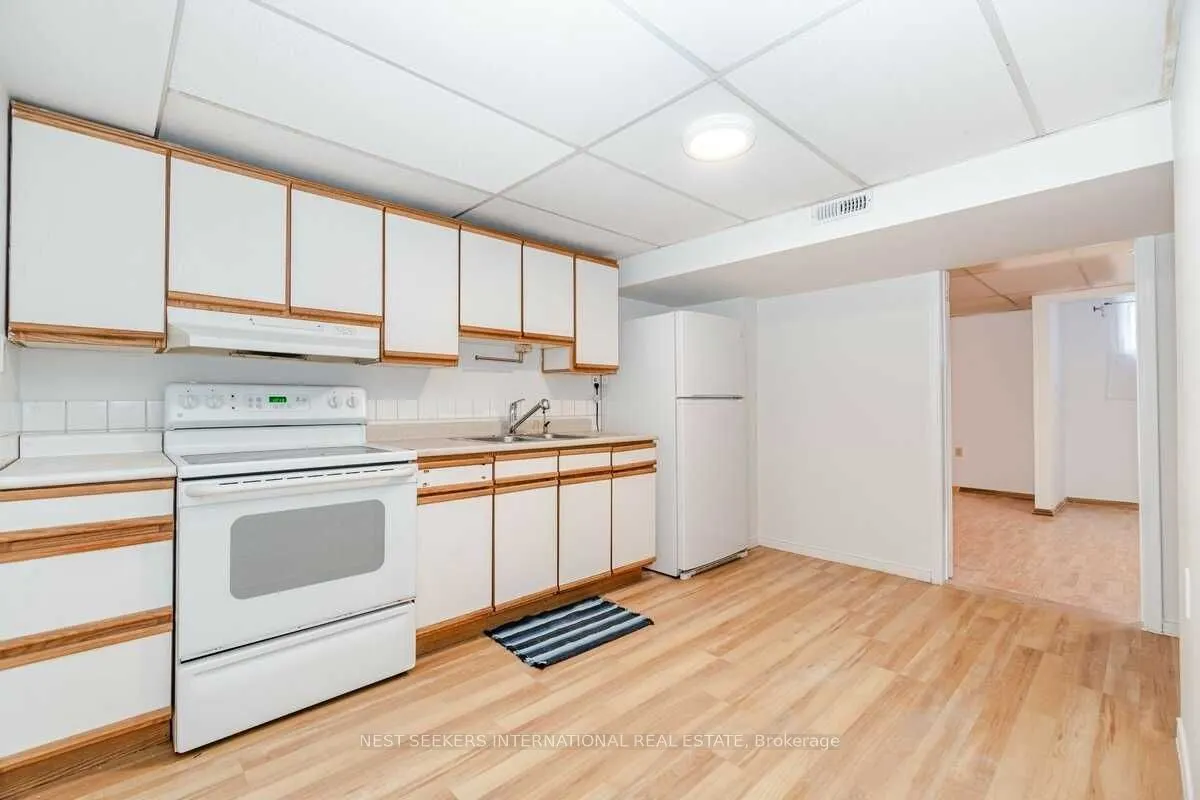 943 Ninth Street #Lower