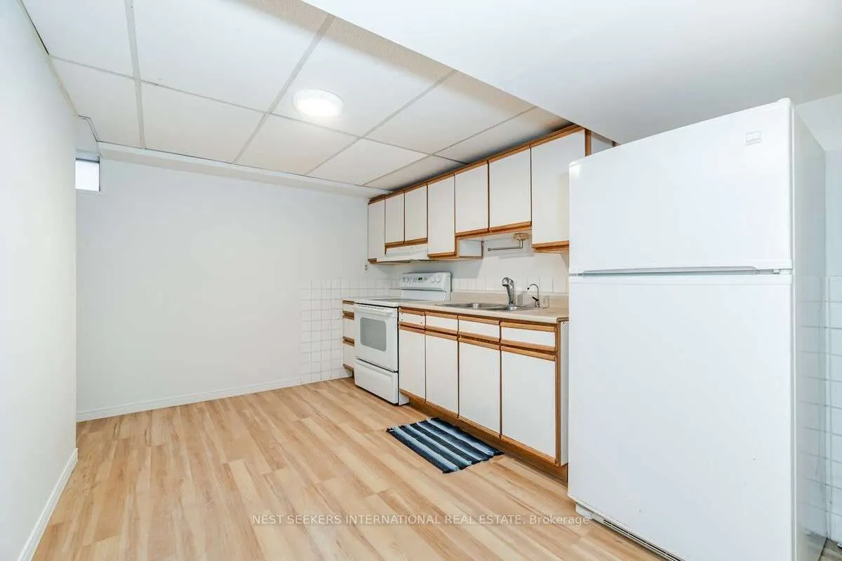 943 Ninth Street #Lower