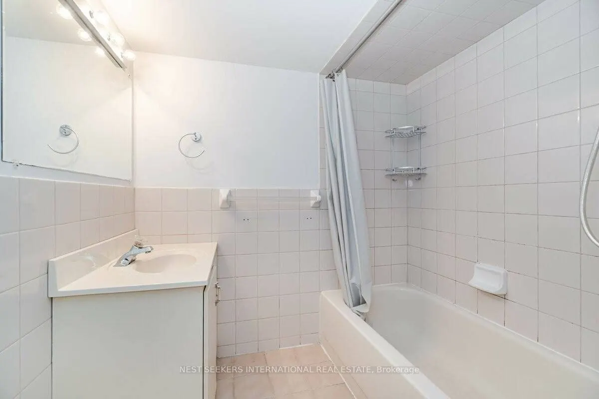 943 Ninth Street #Lower