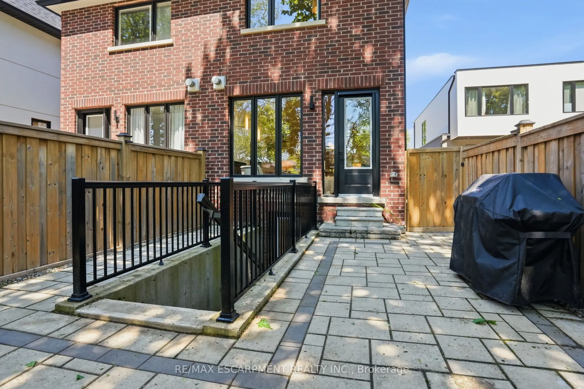 38A Maple Avenue N