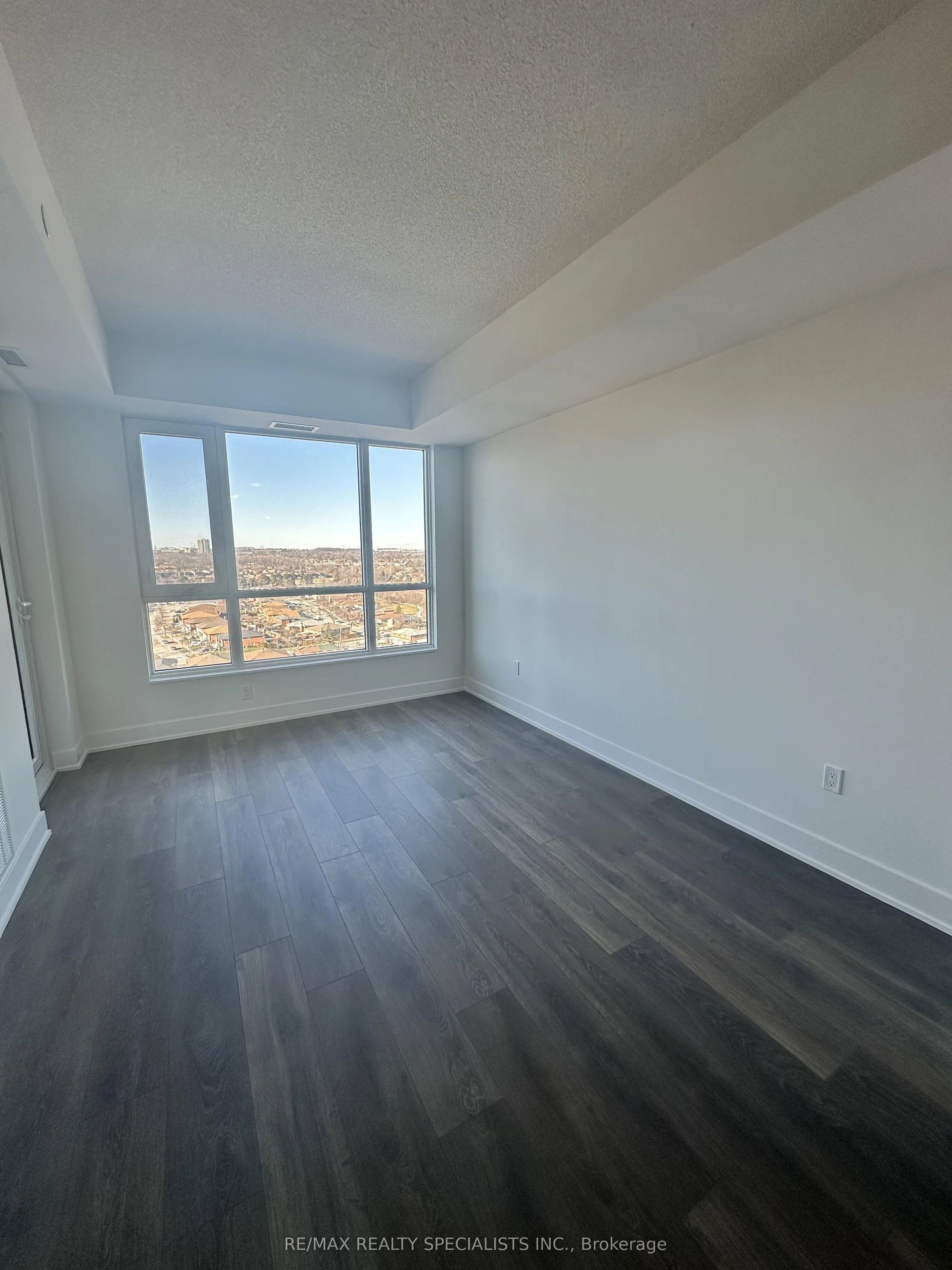 204 BURNHAMTHORPE Road E #1504