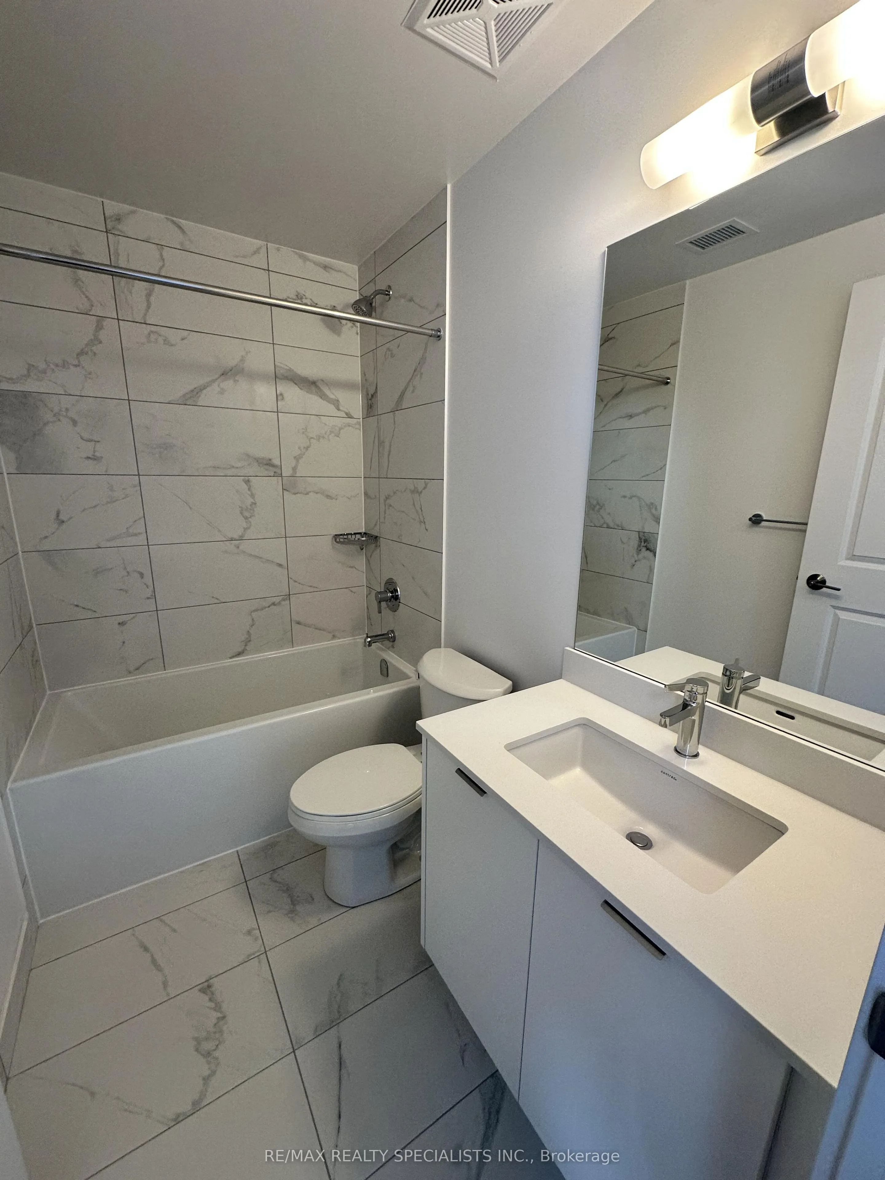 204 BURNHAMTHORPE Road E #1504