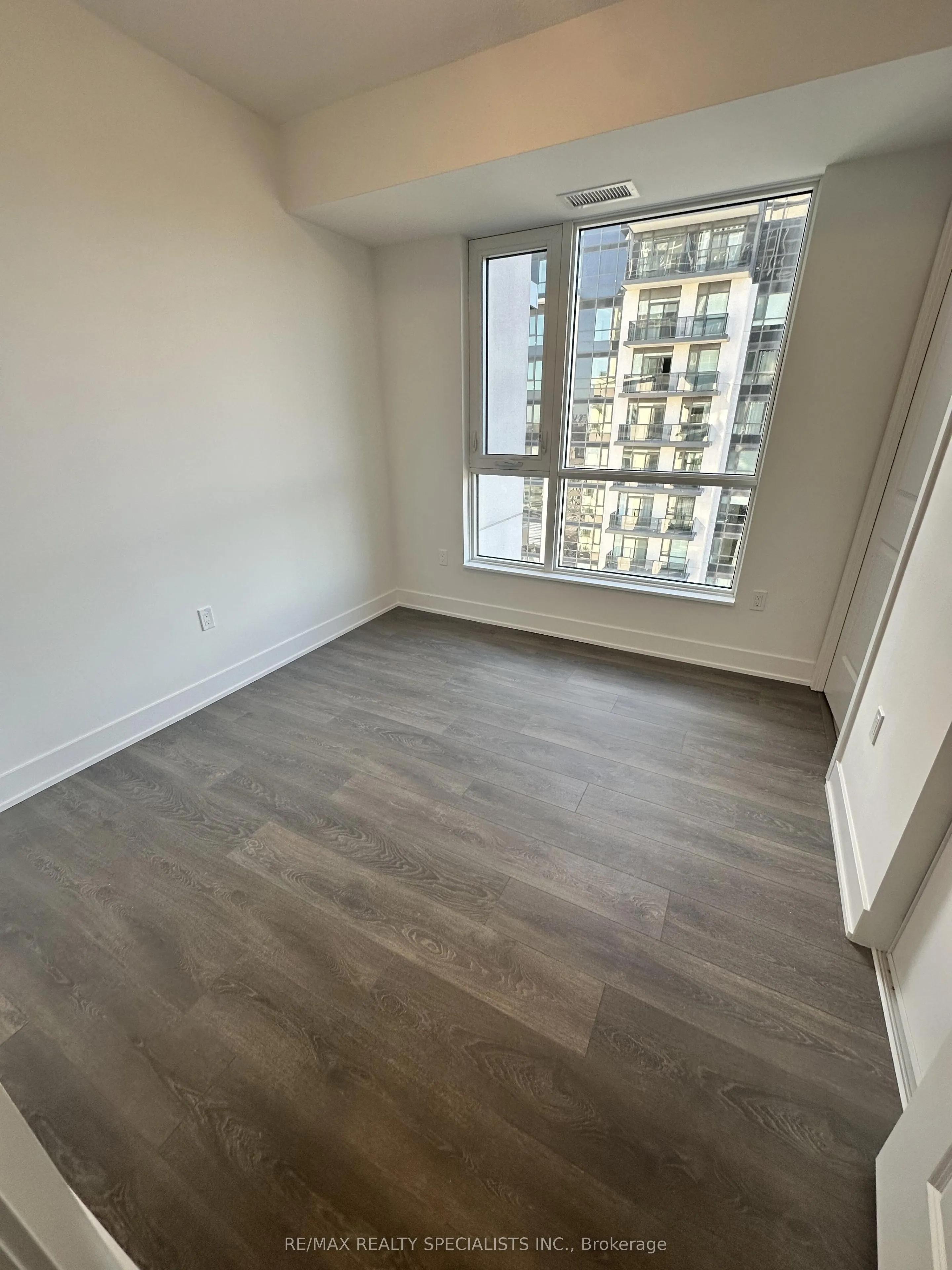 204 BURNHAMTHORPE Road E #1504