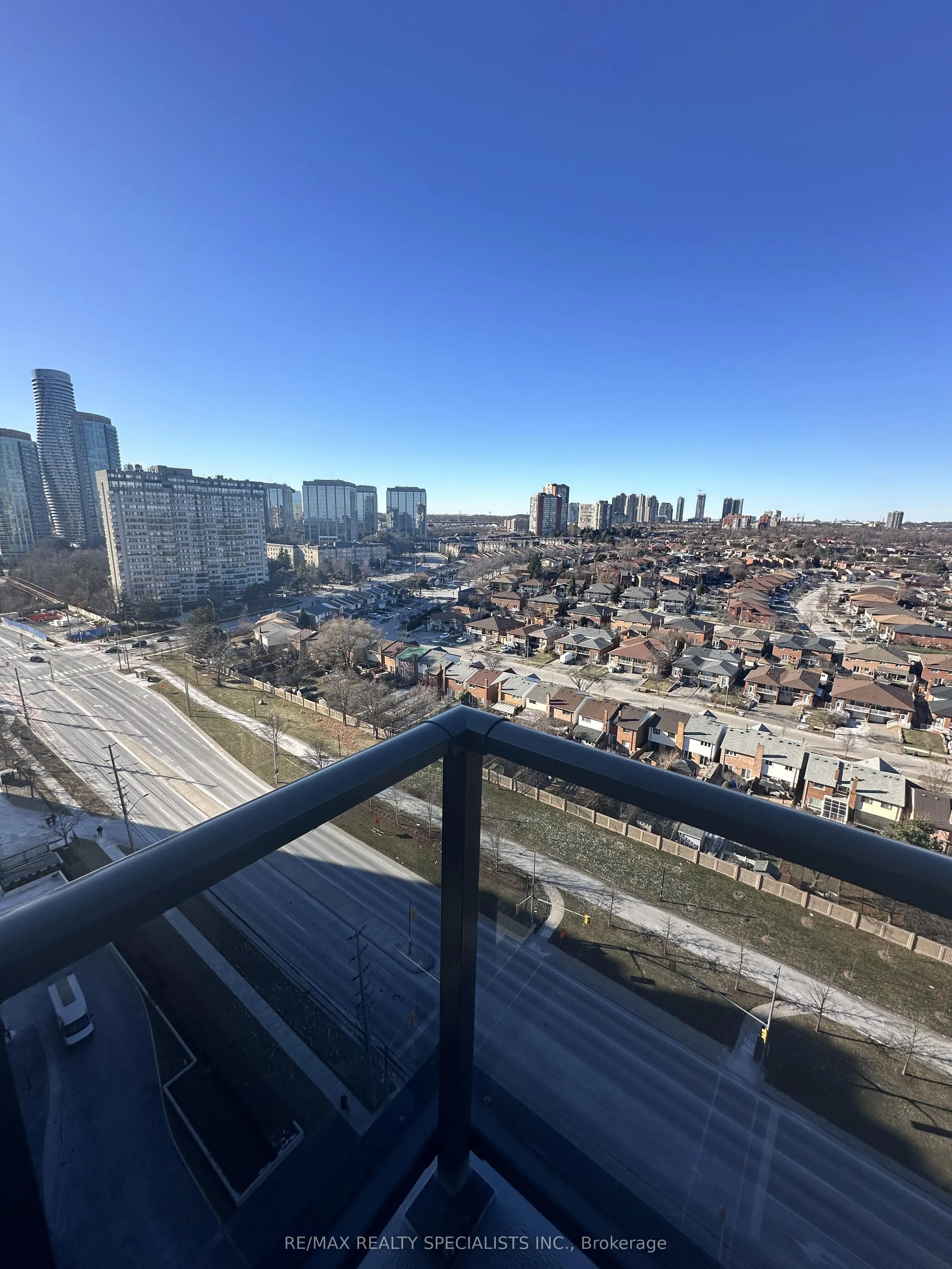 204 BURNHAMTHORPE Road E #1504