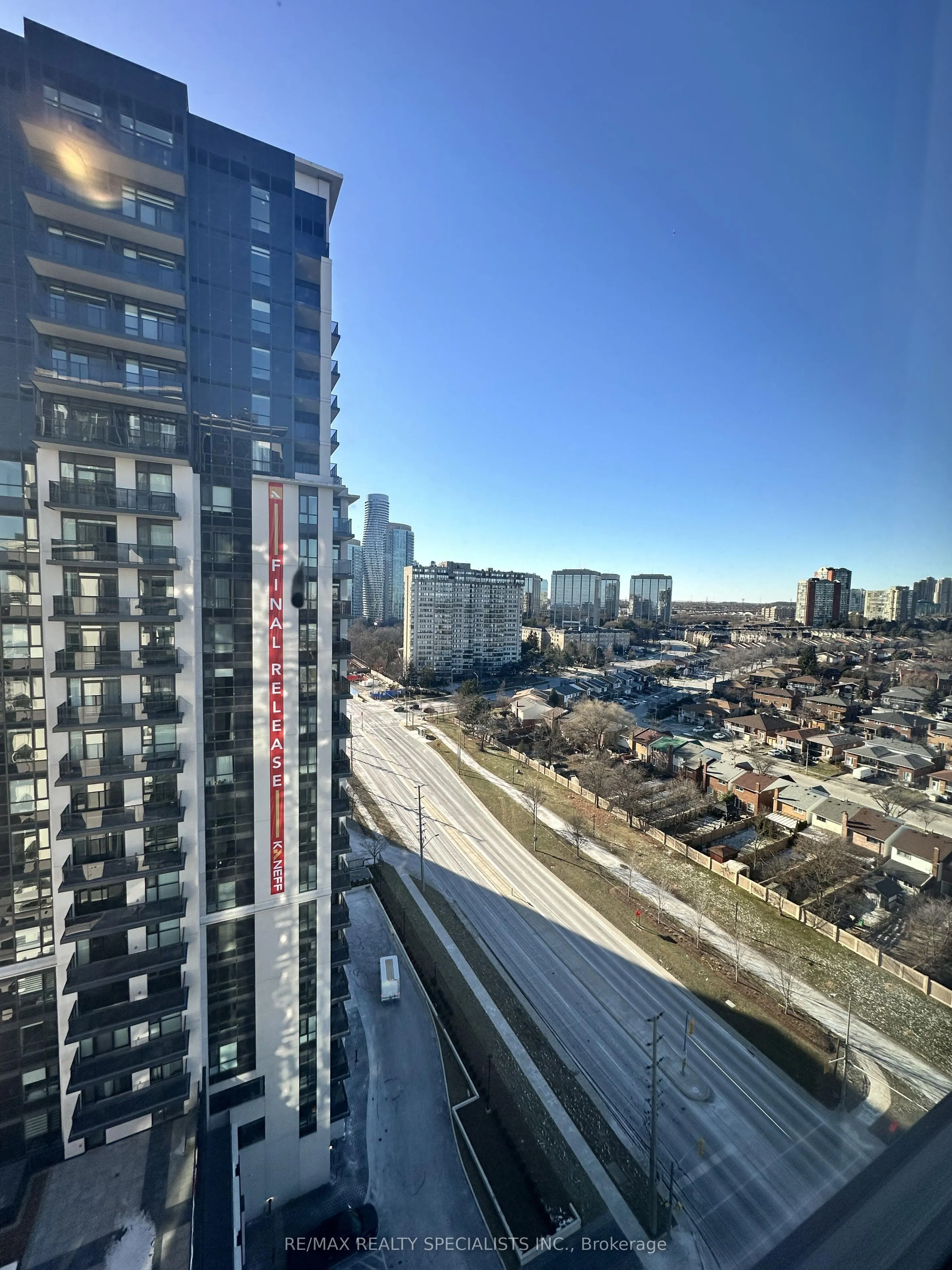 204 BURNHAMTHORPE Road E #1504