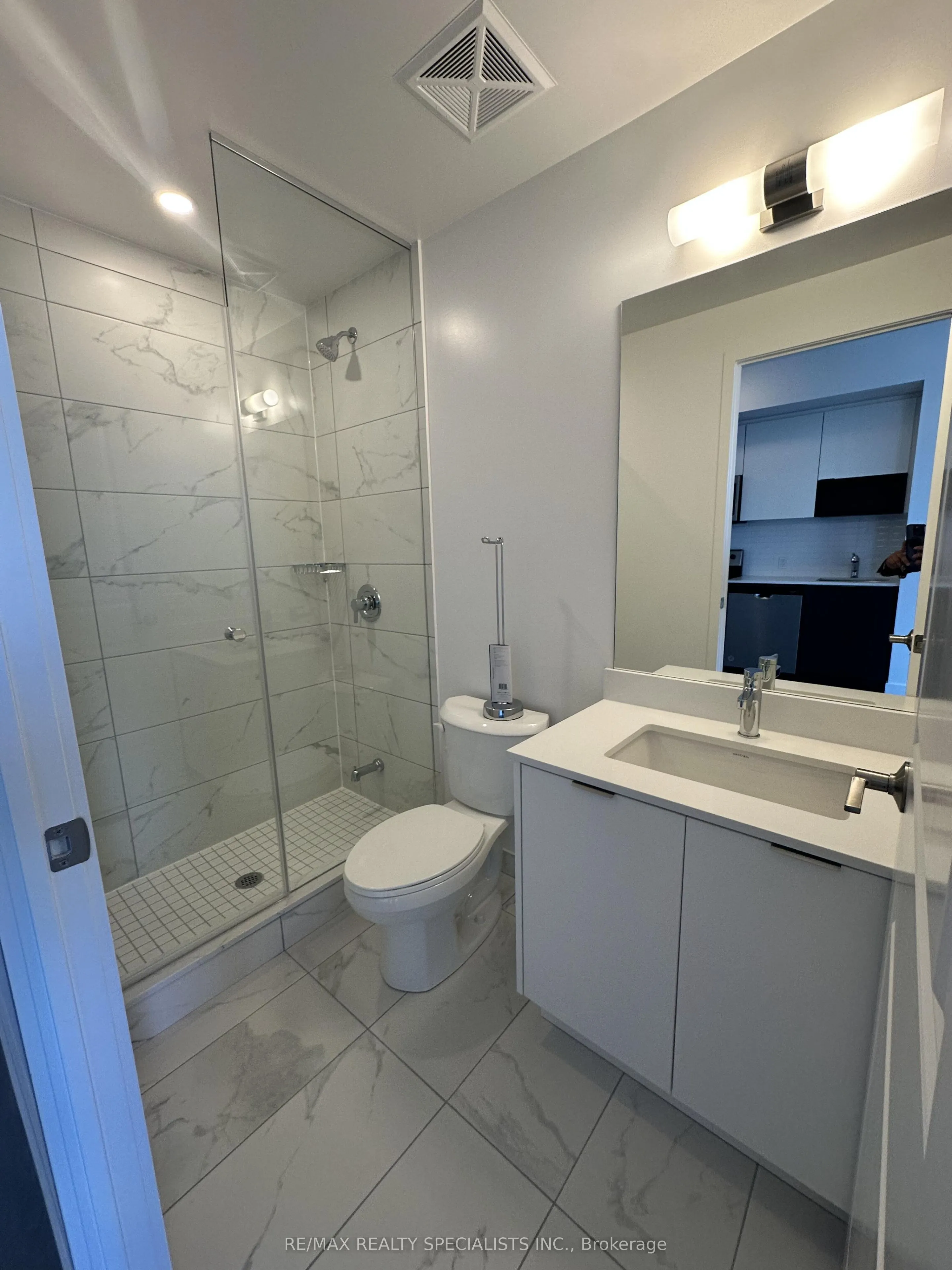 204 BURNHAMTHORPE Road E #1504