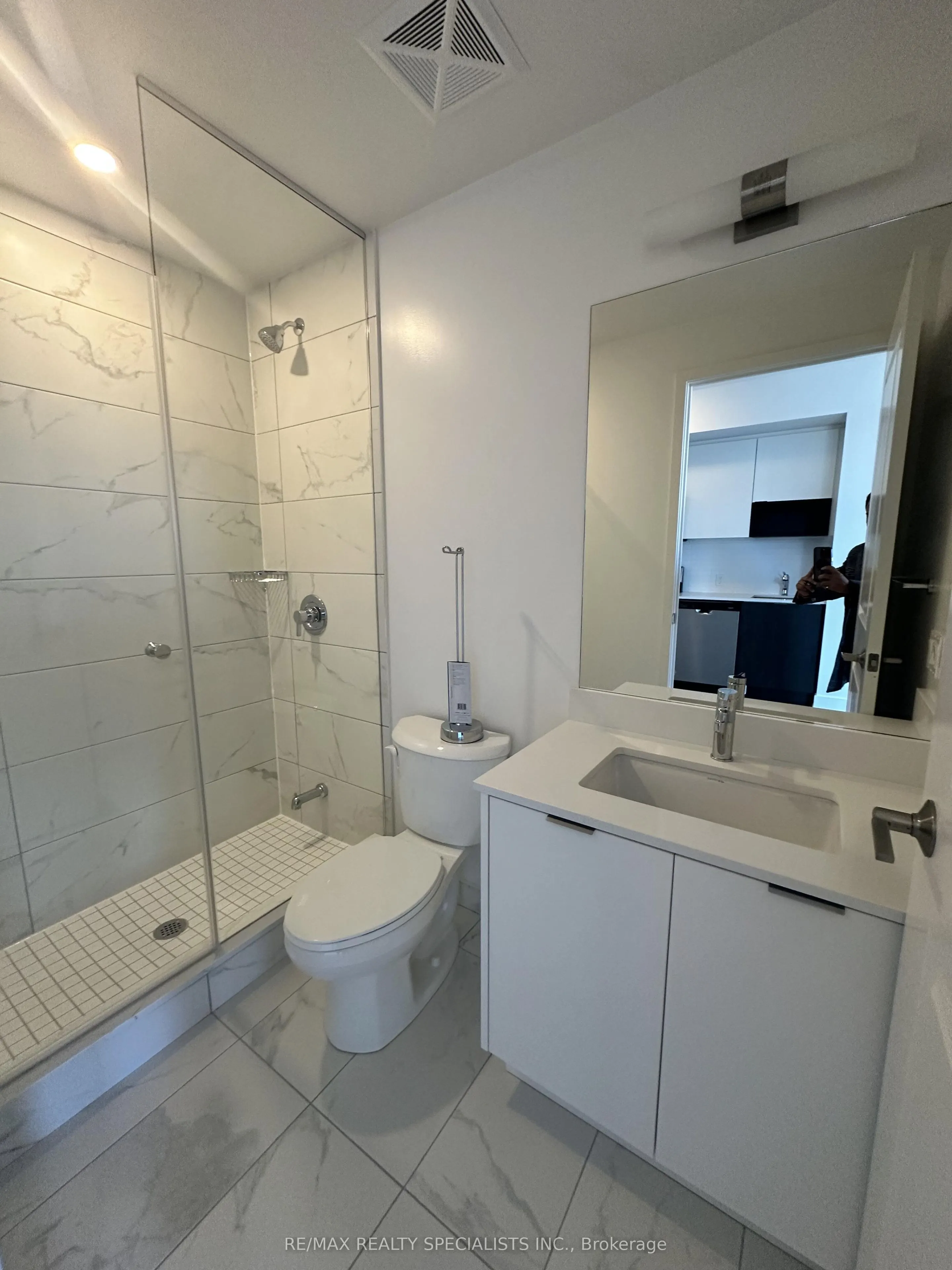 204 BURNHAMTHORPE Road E #1504