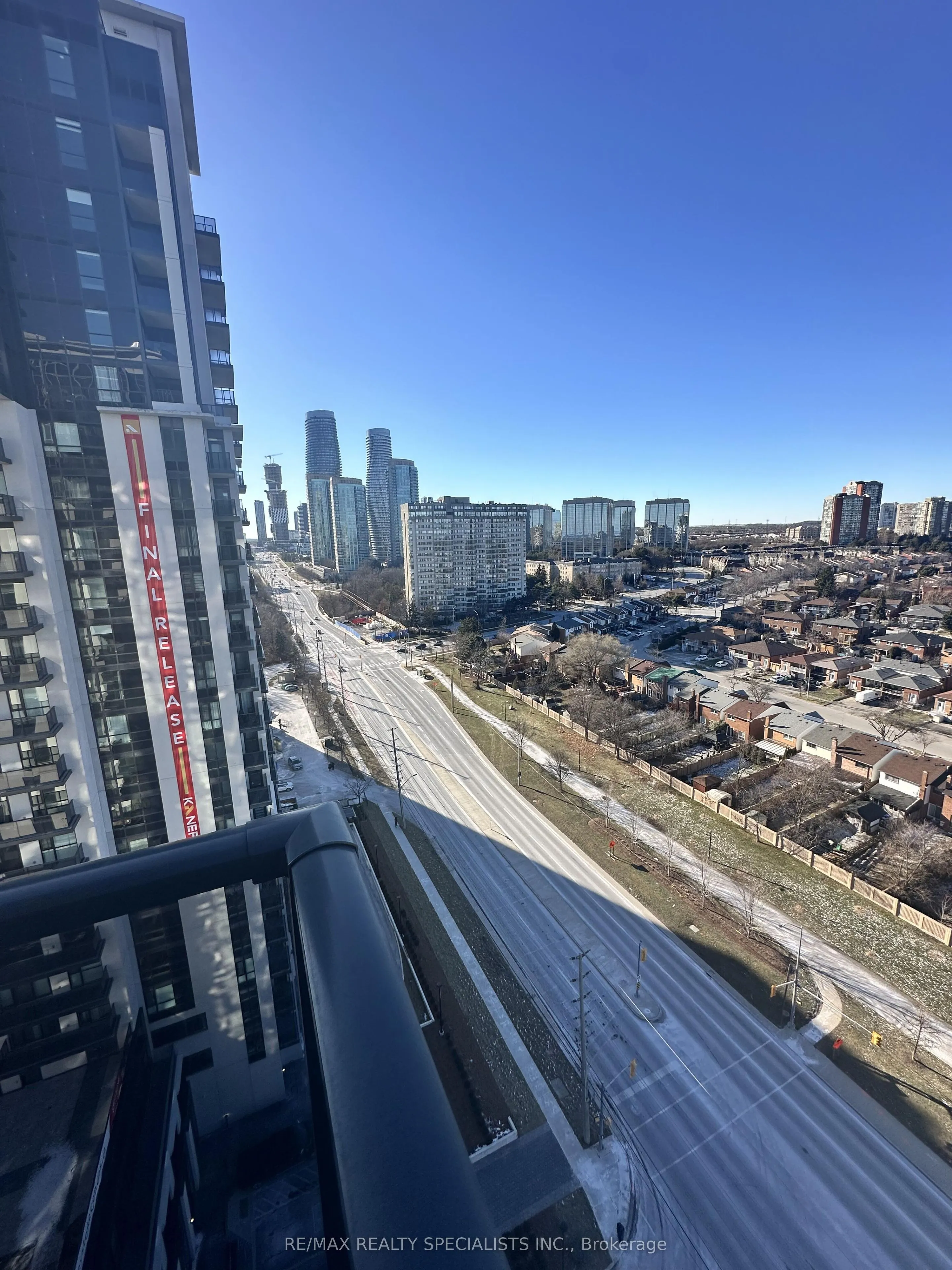 204 BURNHAMTHORPE Road E #1504