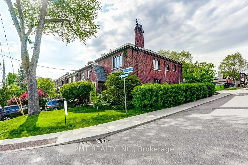 2 Larkin Avenue #Upper