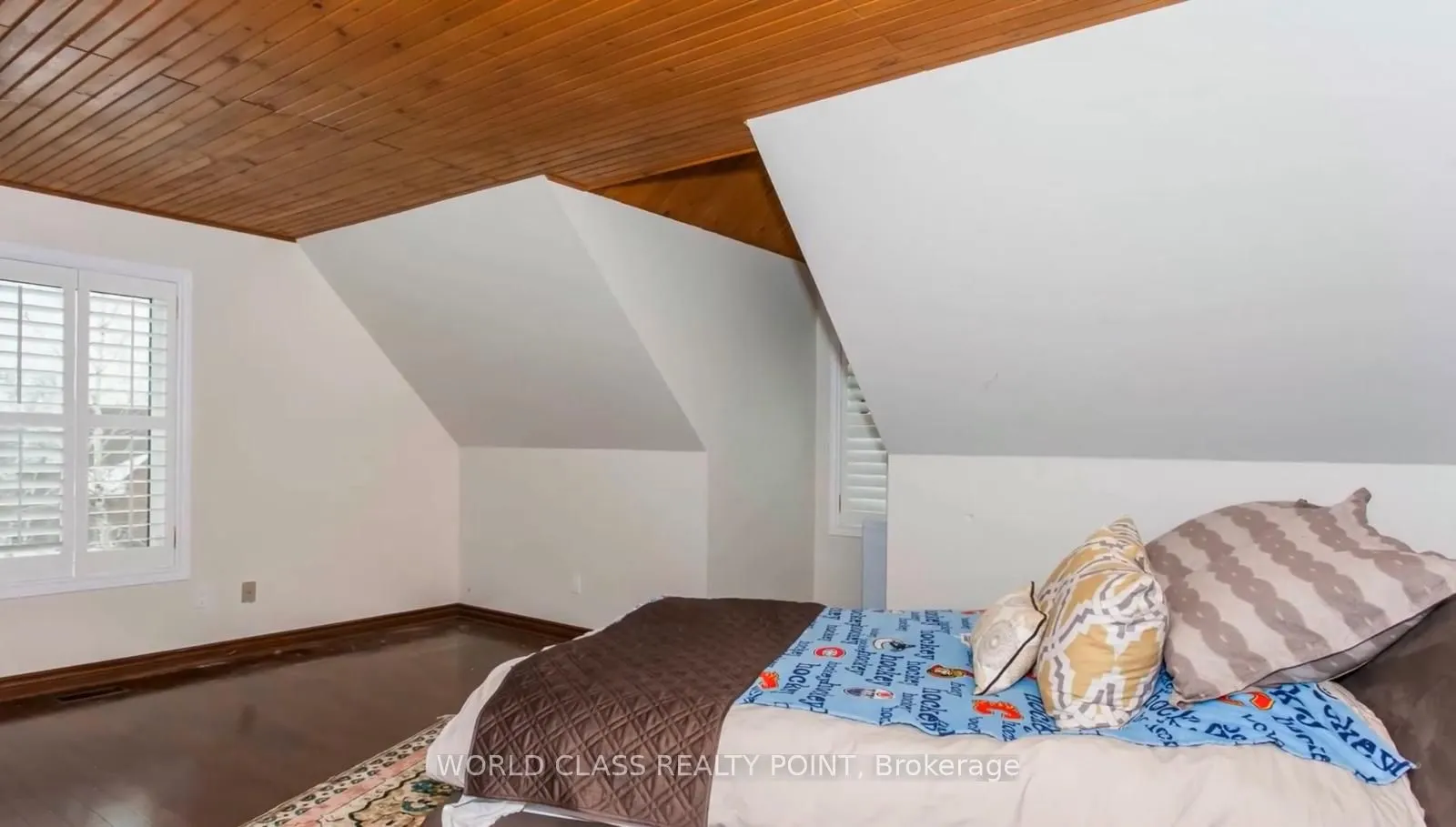 155 Meadowland Crescent