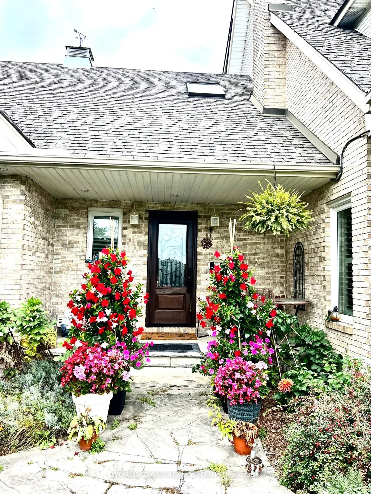 155 Meadowland Crescent