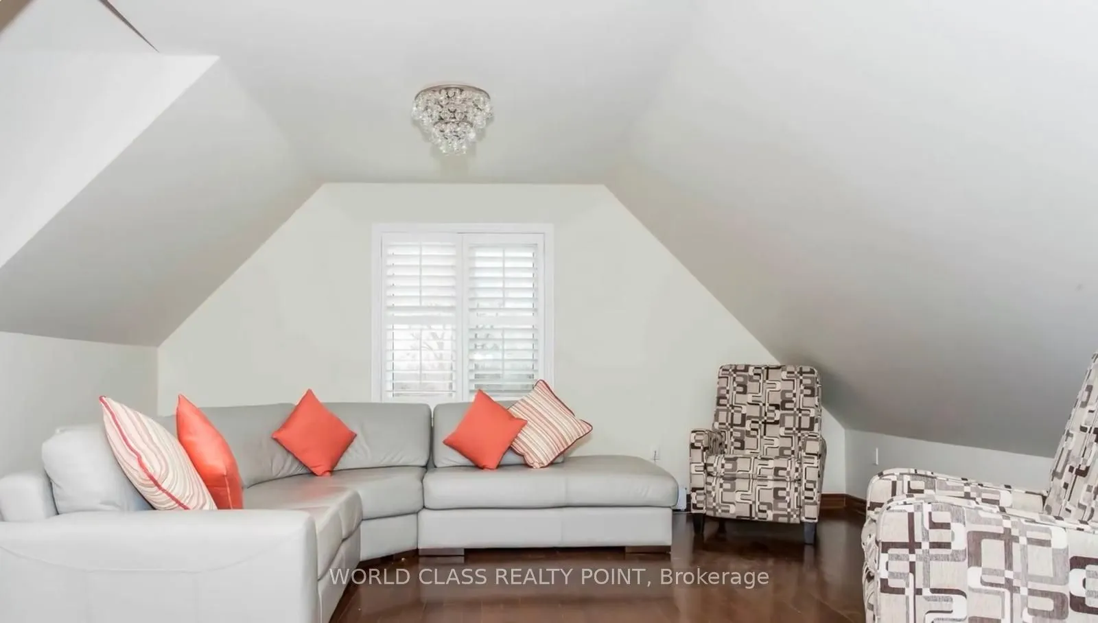 155 Meadowland Crescent