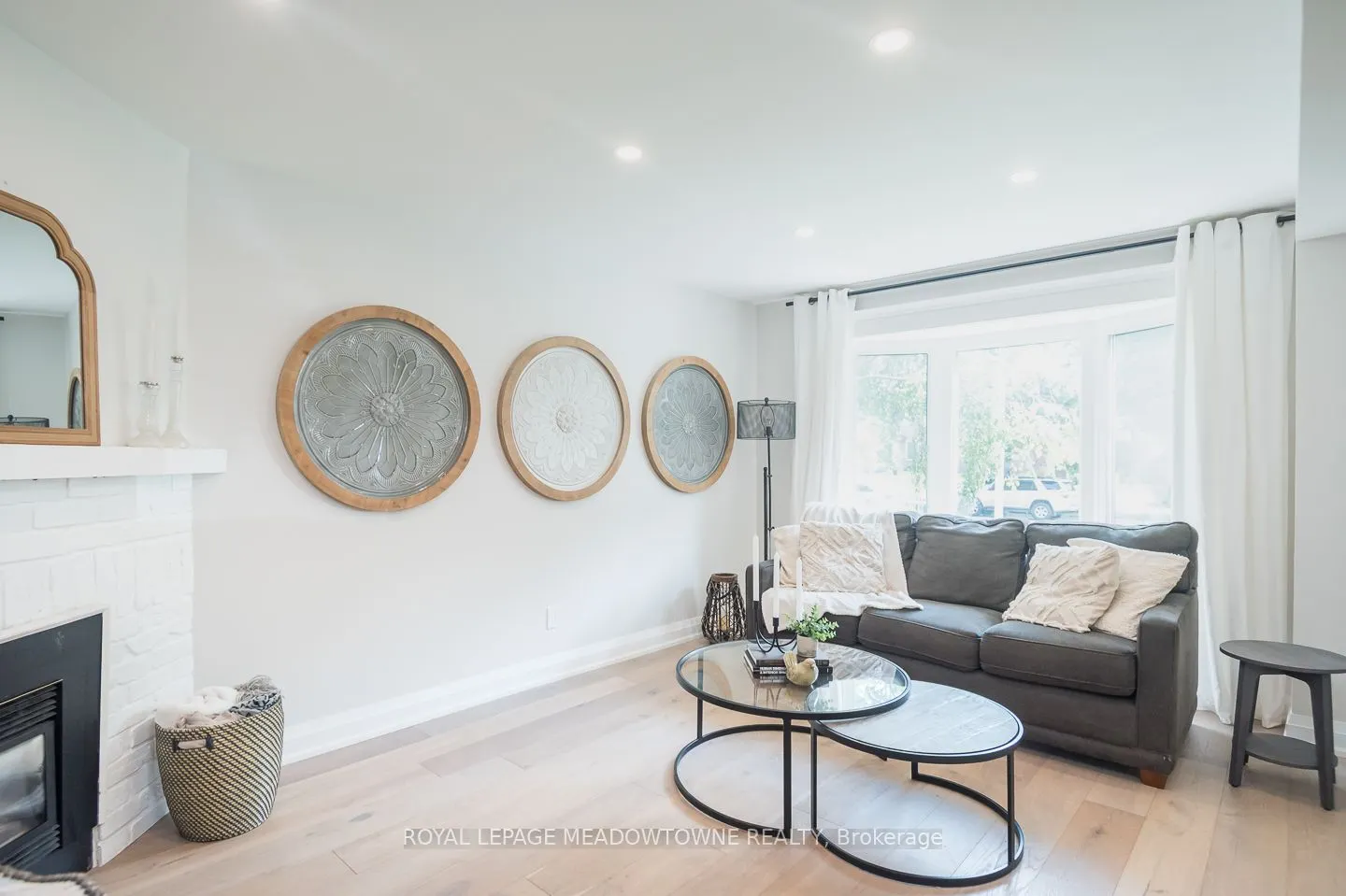 823 Laurier Avenue