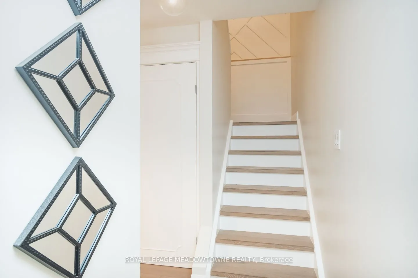 823 Laurier Avenue