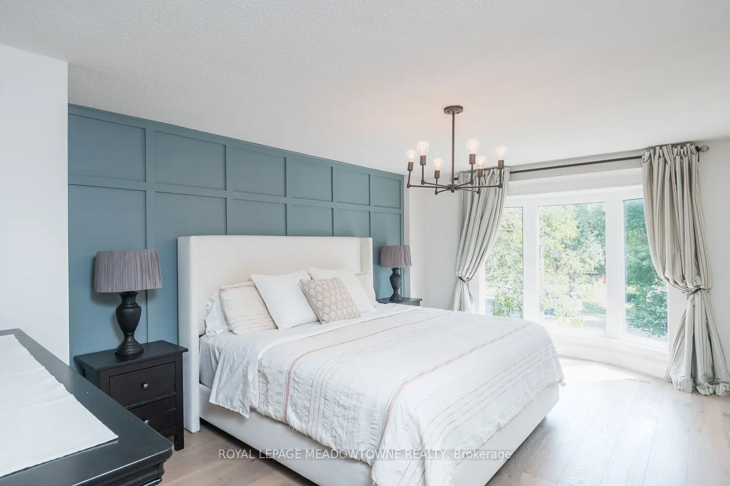 823 Laurier Avenue