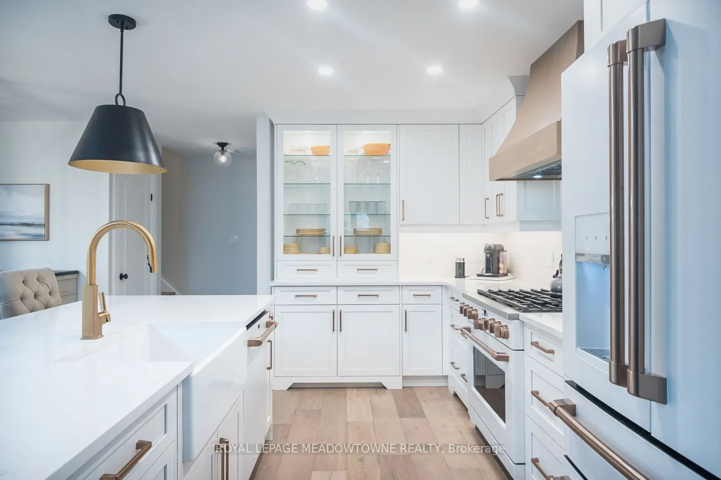 823 Laurier Avenue