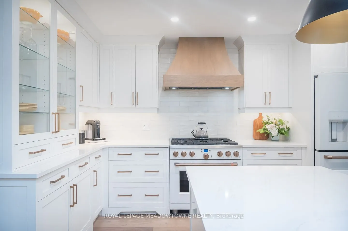 823 Laurier Avenue